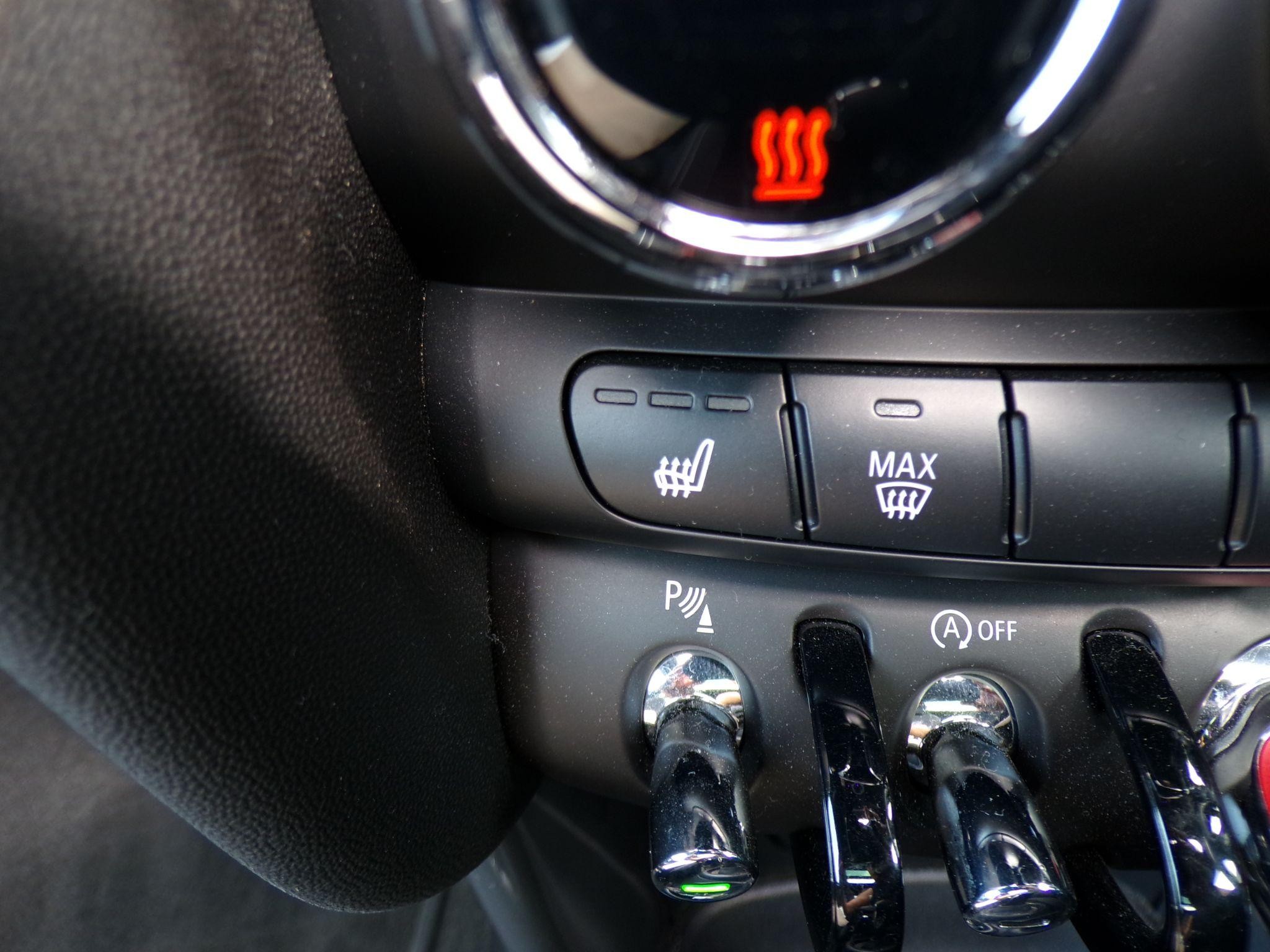 MINI Hatch Image 31