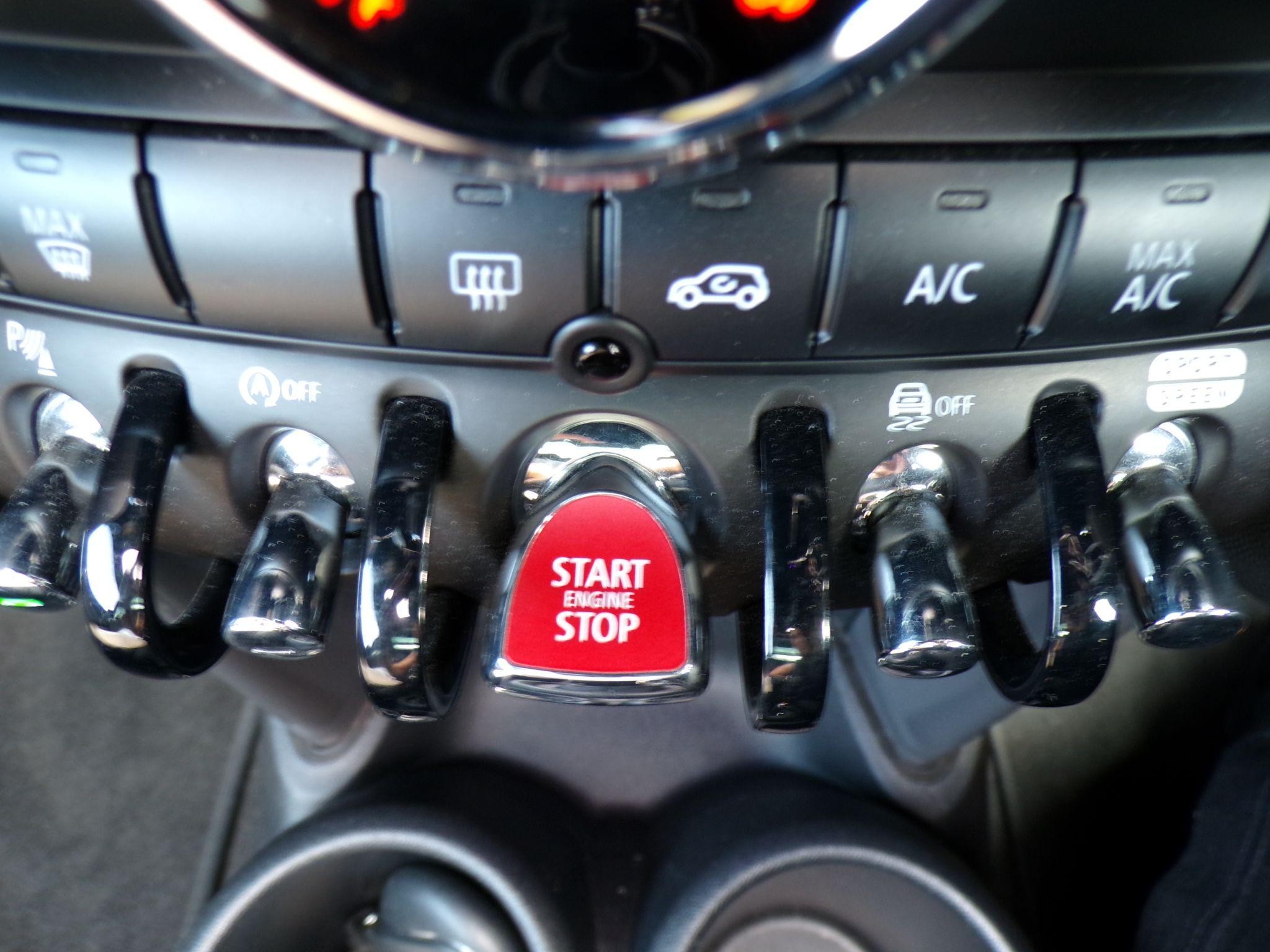 MINI Hatch Image 32