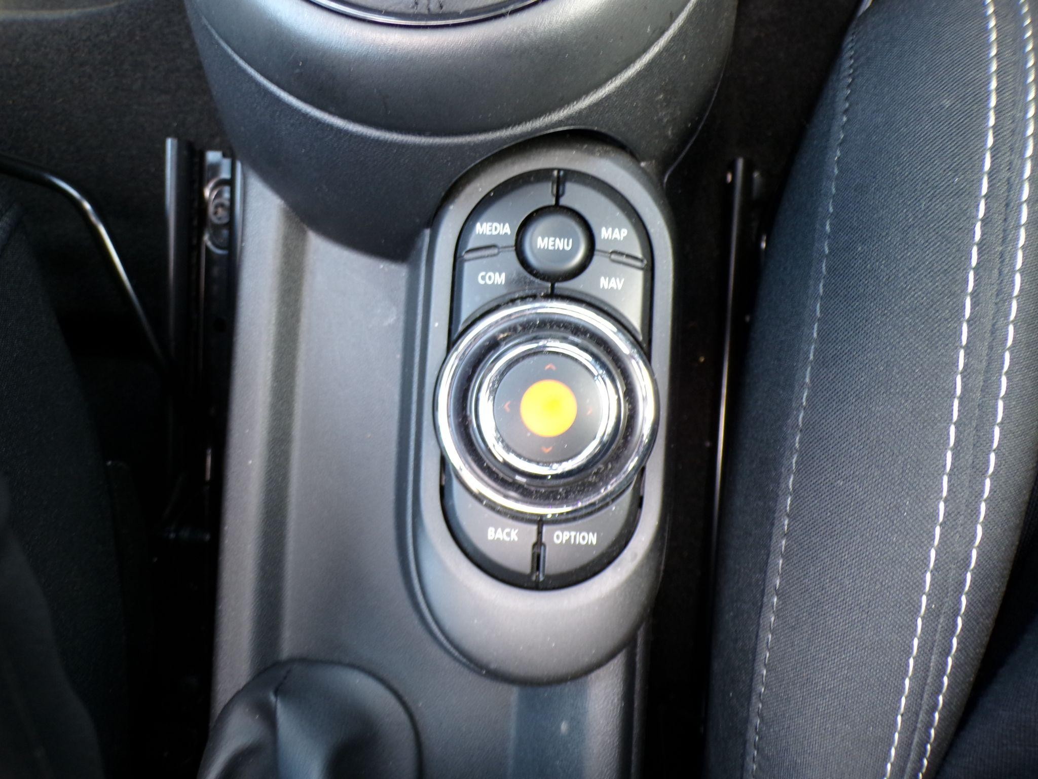 MINI Hatch Image 34
