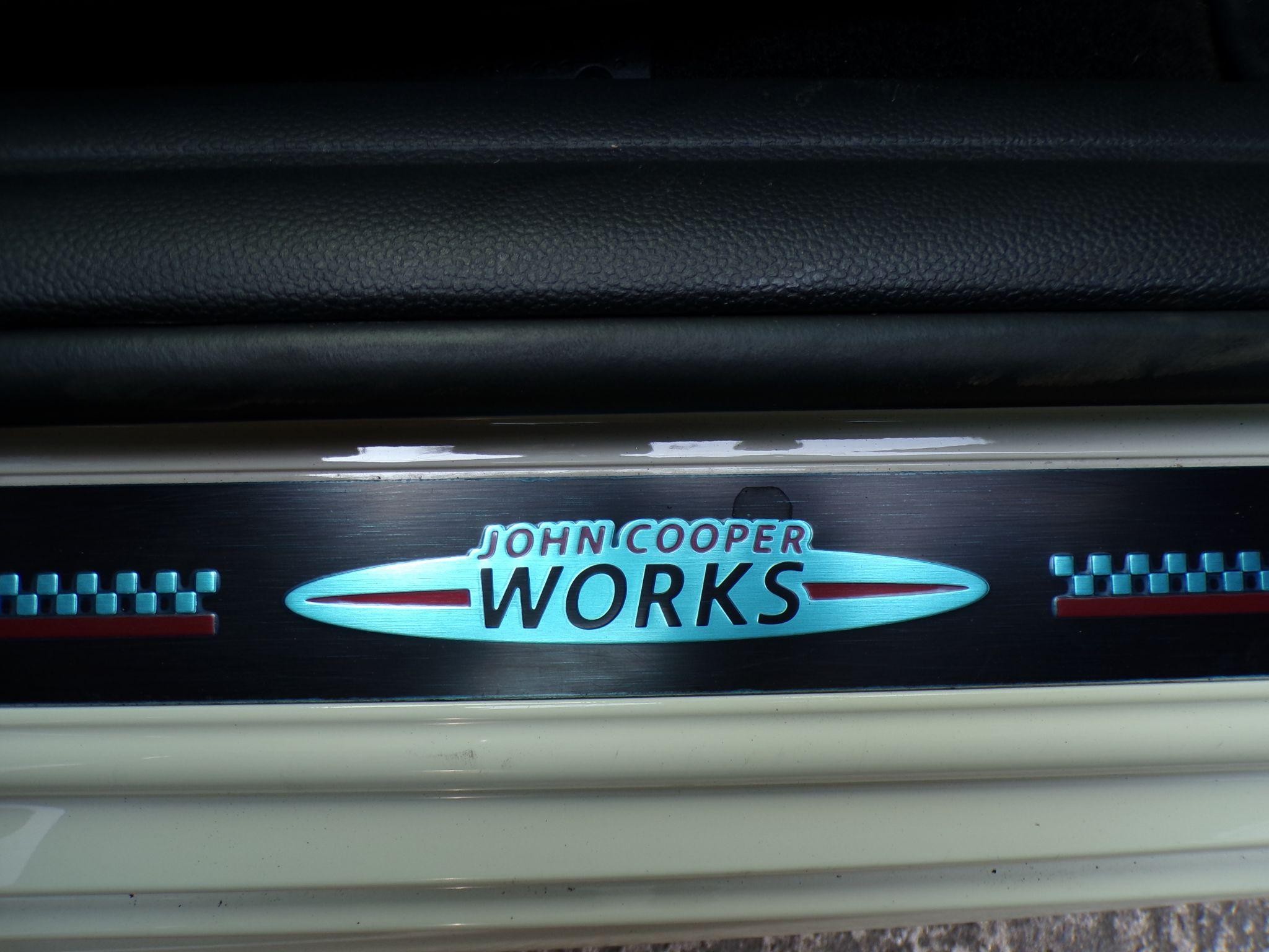 MINI Hatch Image 35
