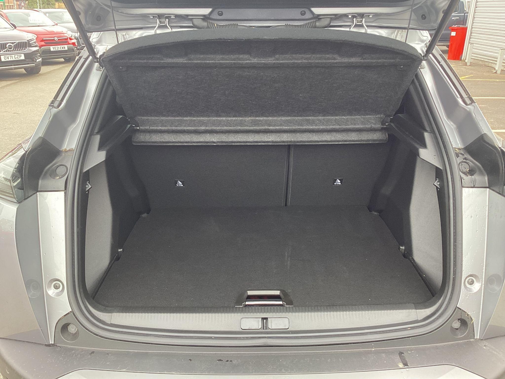 Peugeot E-2008 Image 10