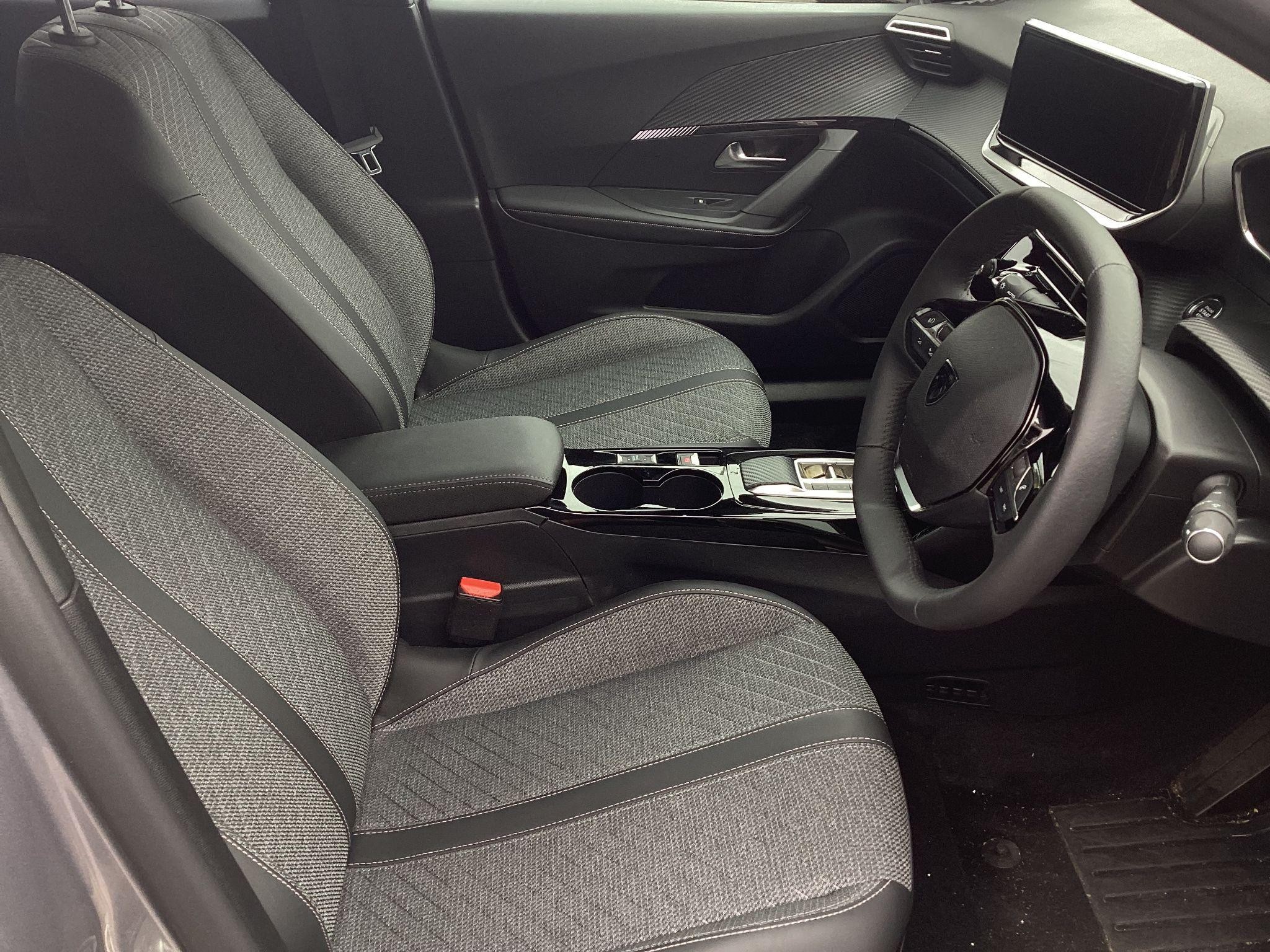 Peugeot E-2008 Image 11