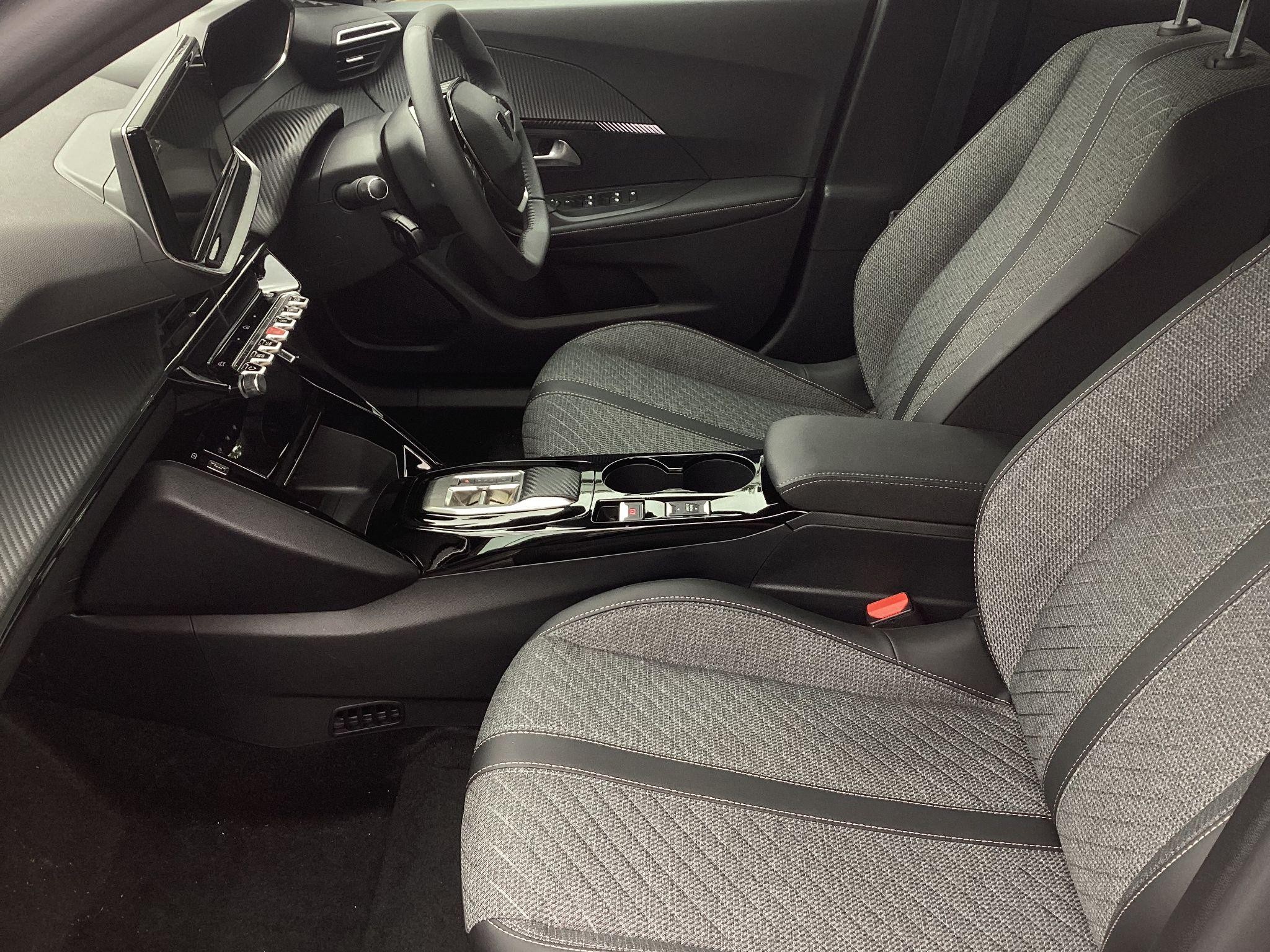 Peugeot E-2008 Image 15