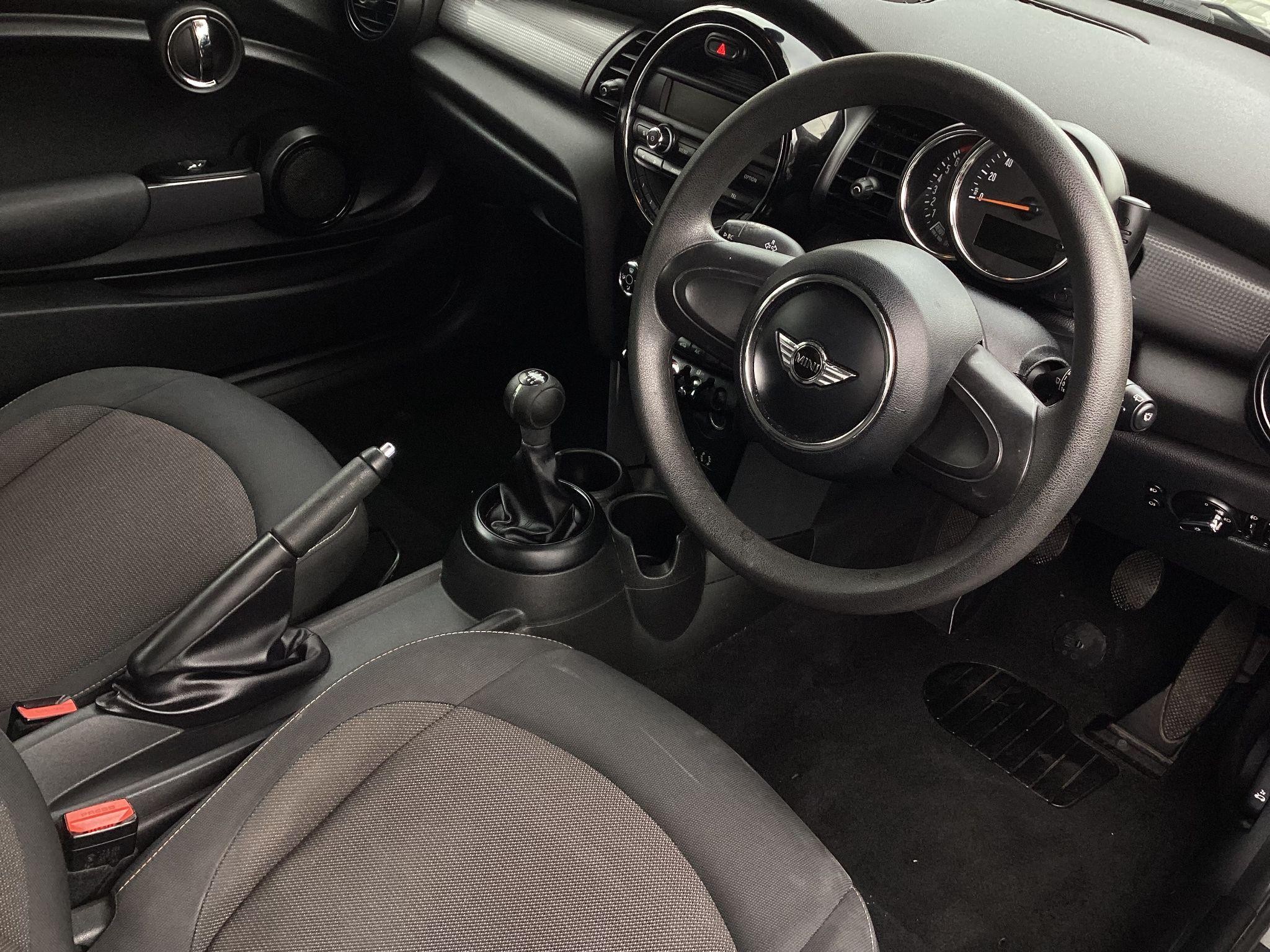 MINI Hatch Image 11