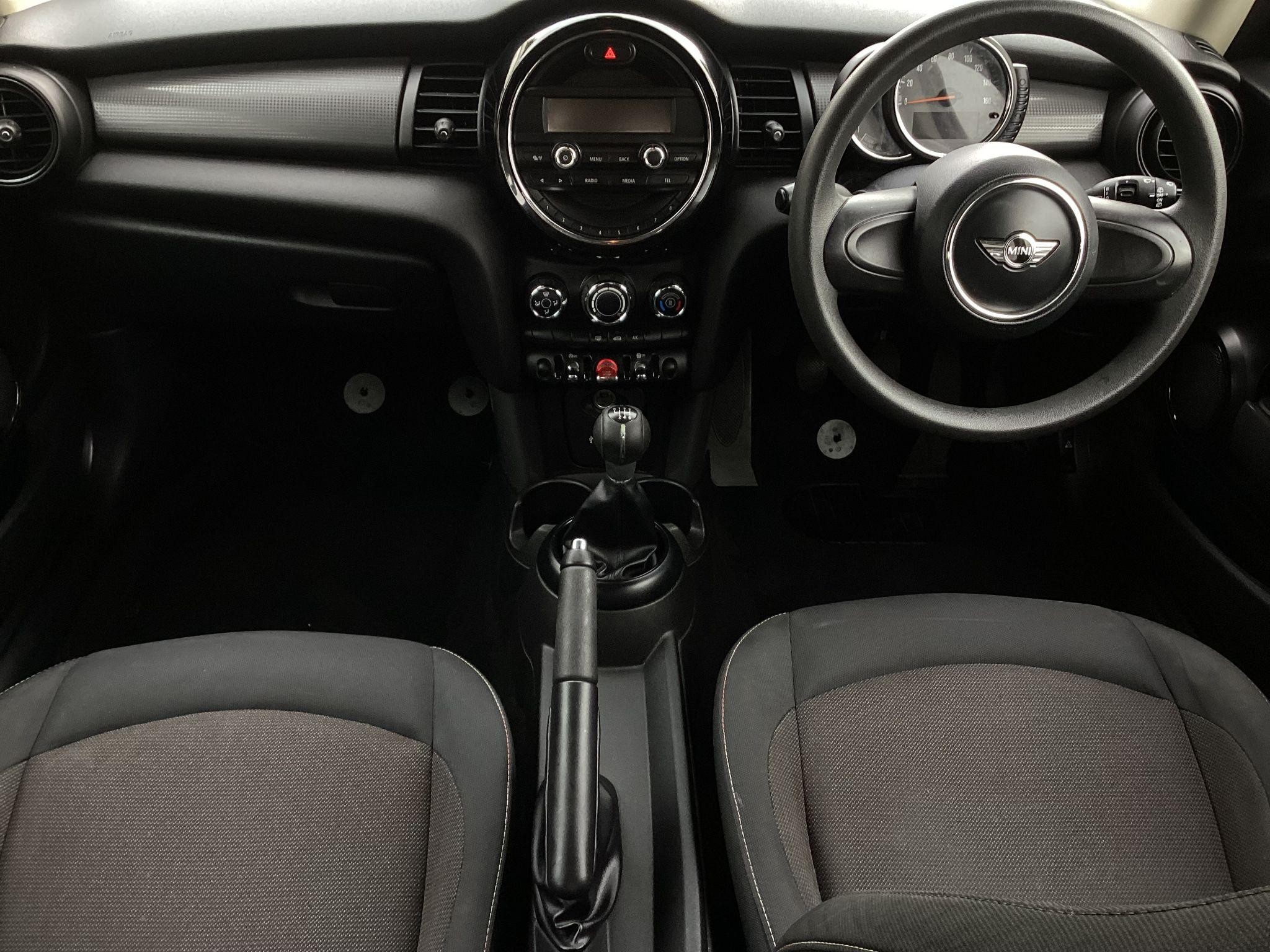 MINI Hatch Image 13