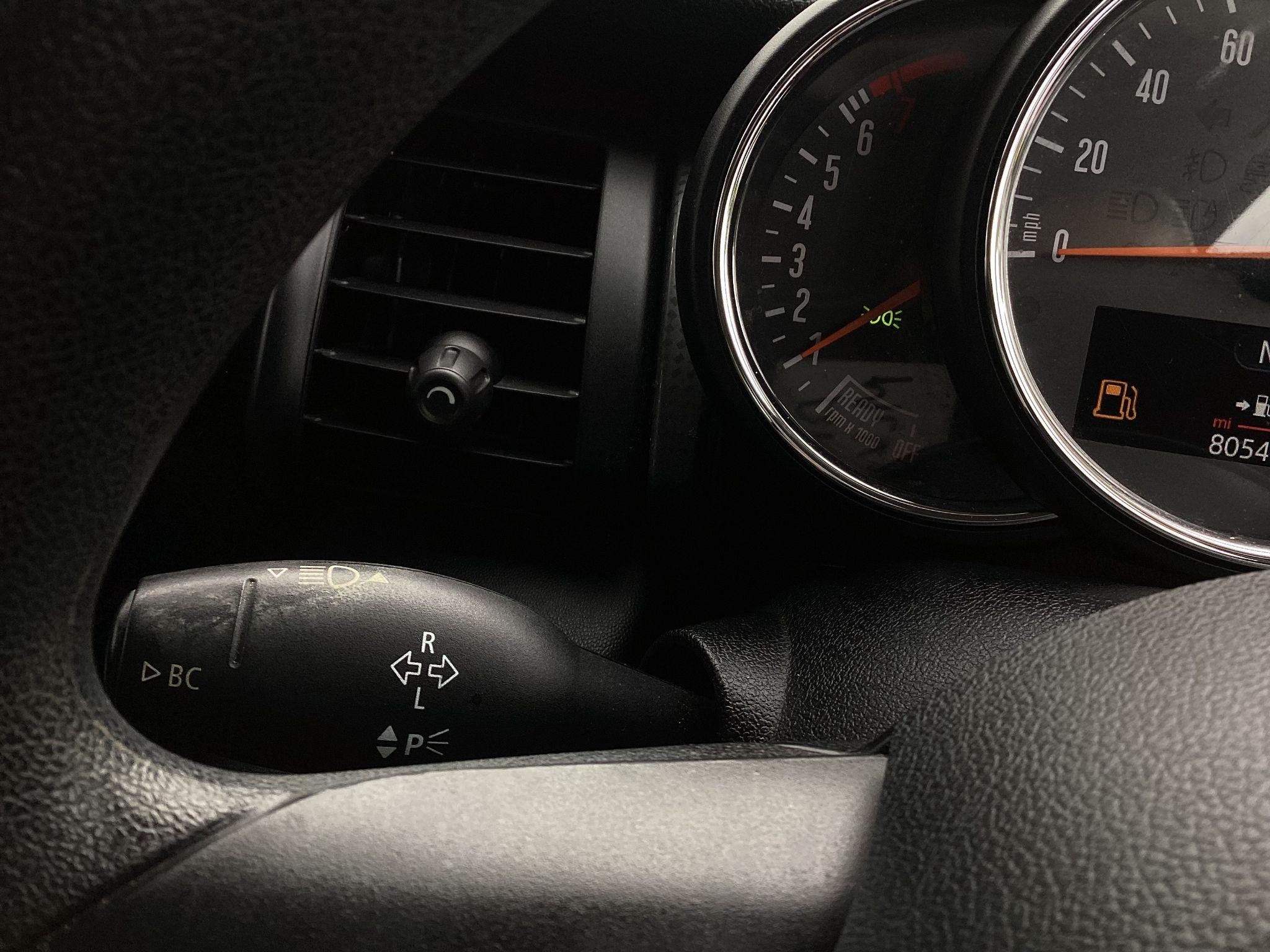 MINI Hatch Image 19