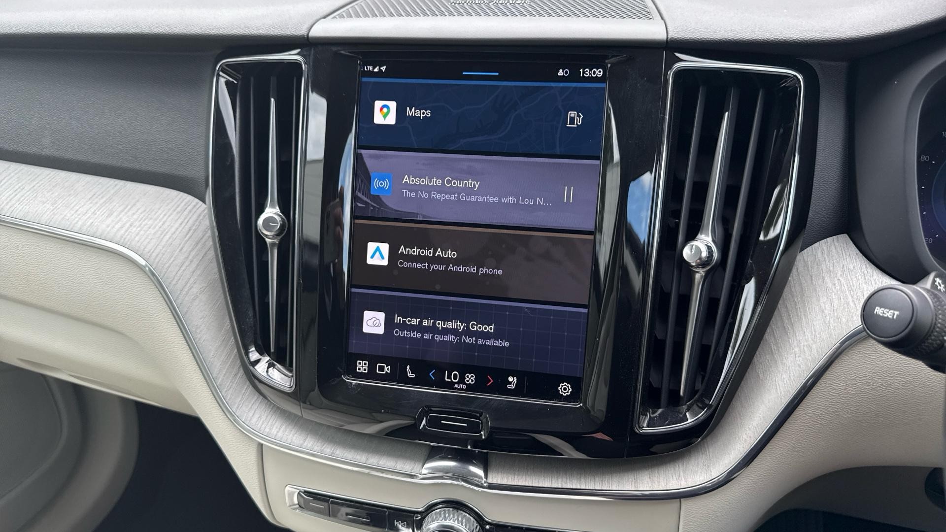 Volvo XC60 Image 12