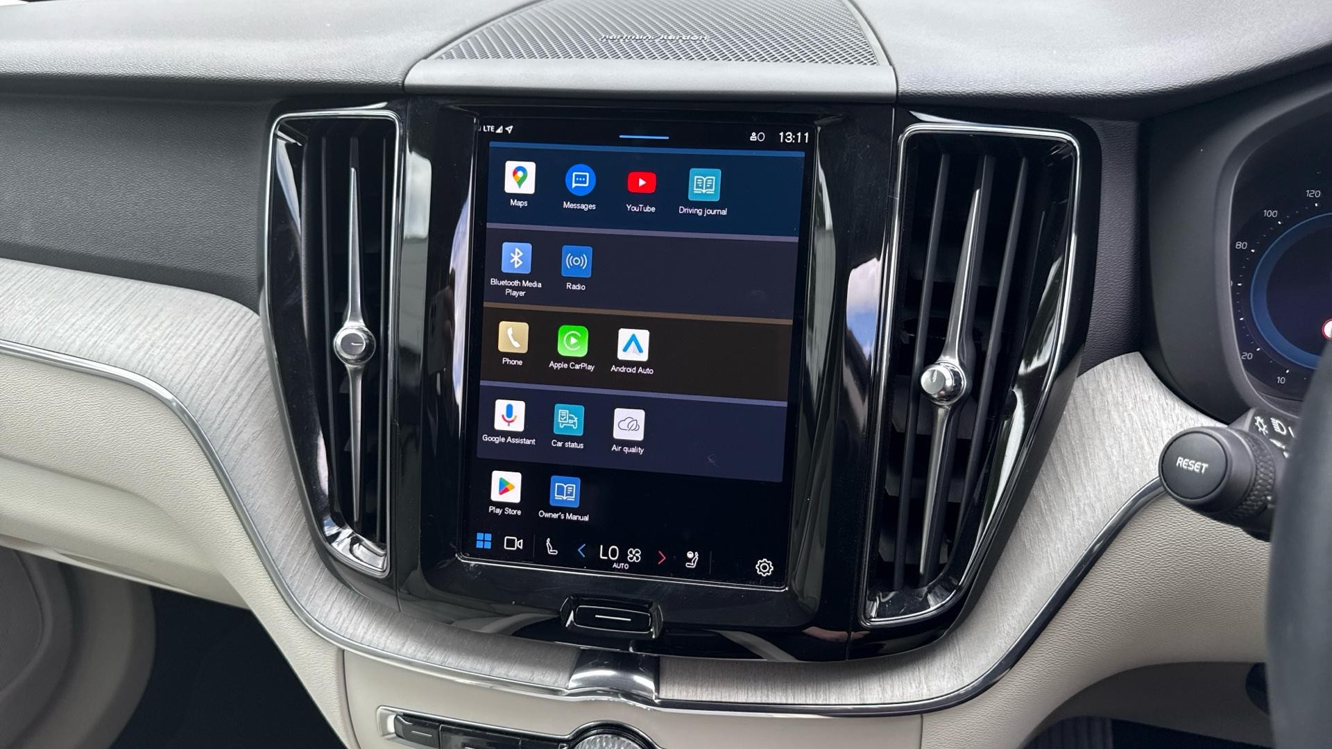 Volvo XC60 Image 15