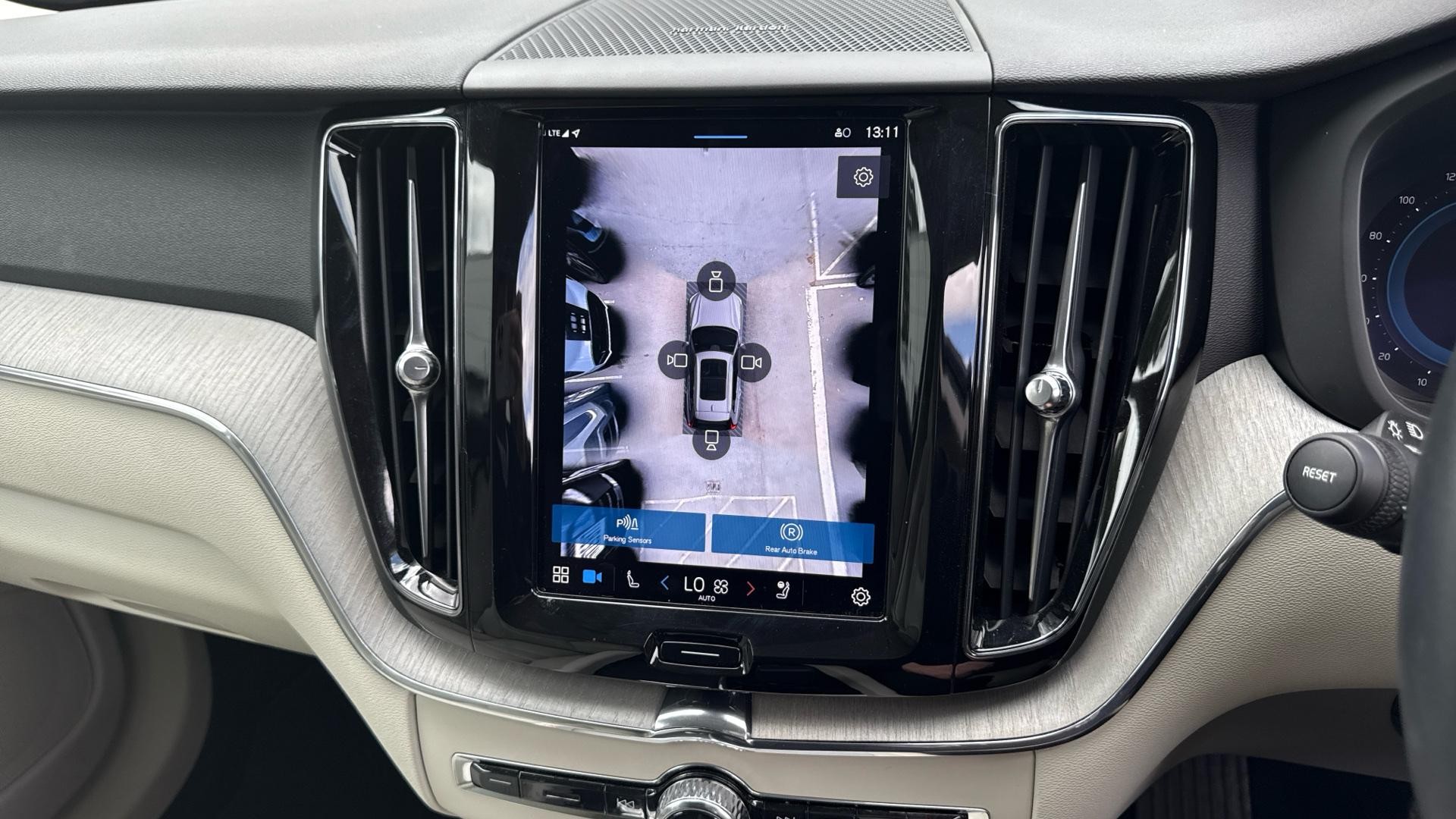 Volvo XC60 Image 16