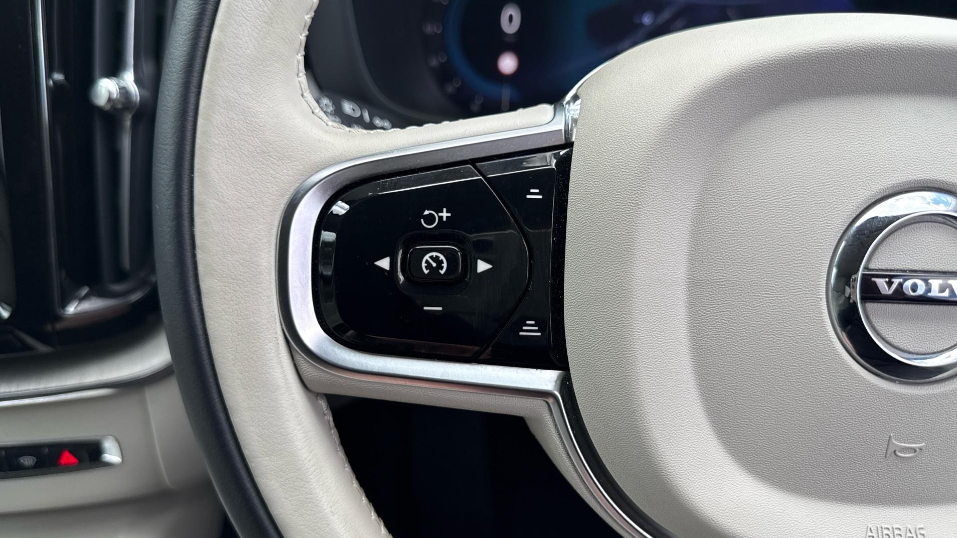 Volvo XC60 Image 17