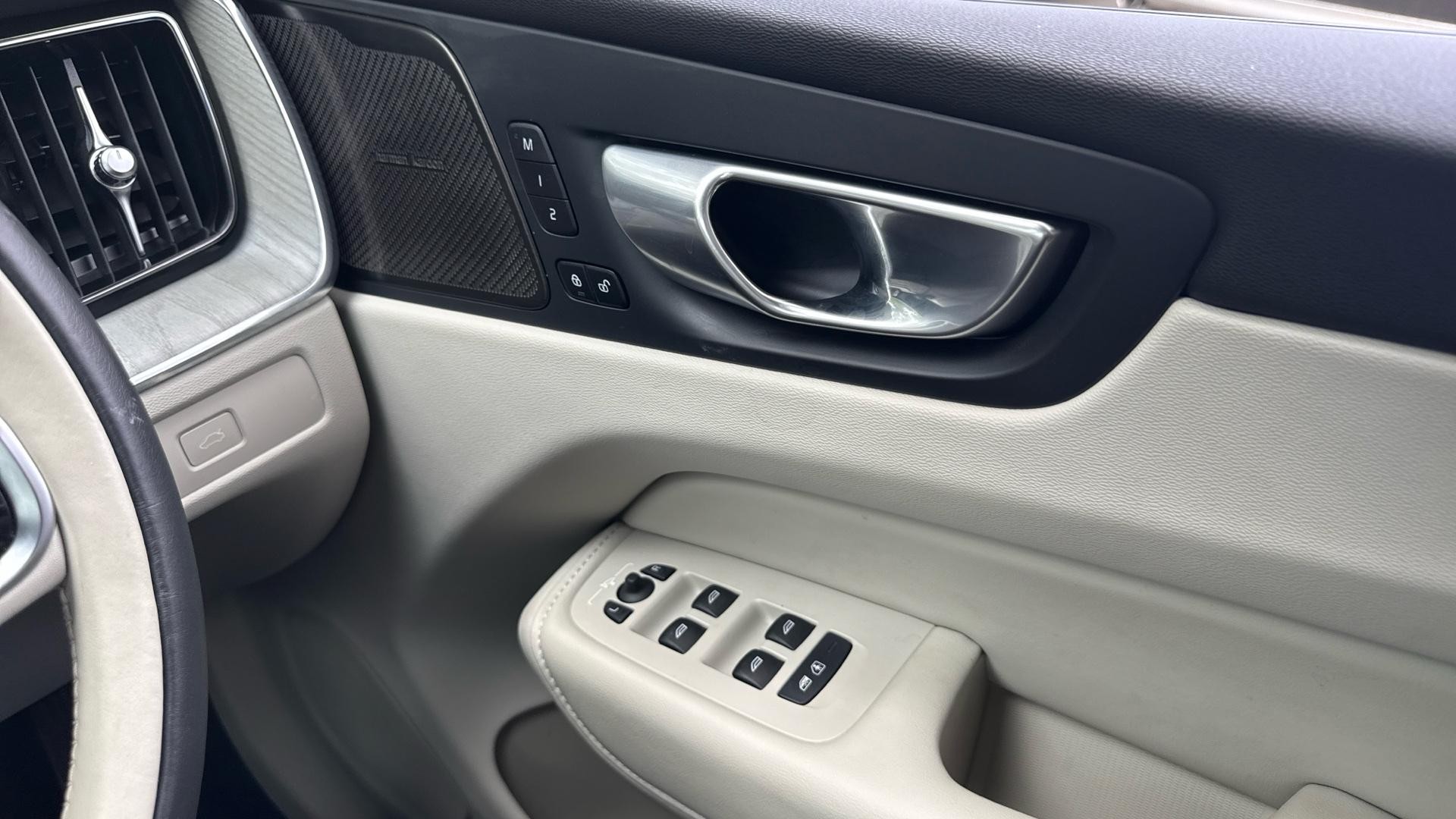 Volvo XC60 Image 24