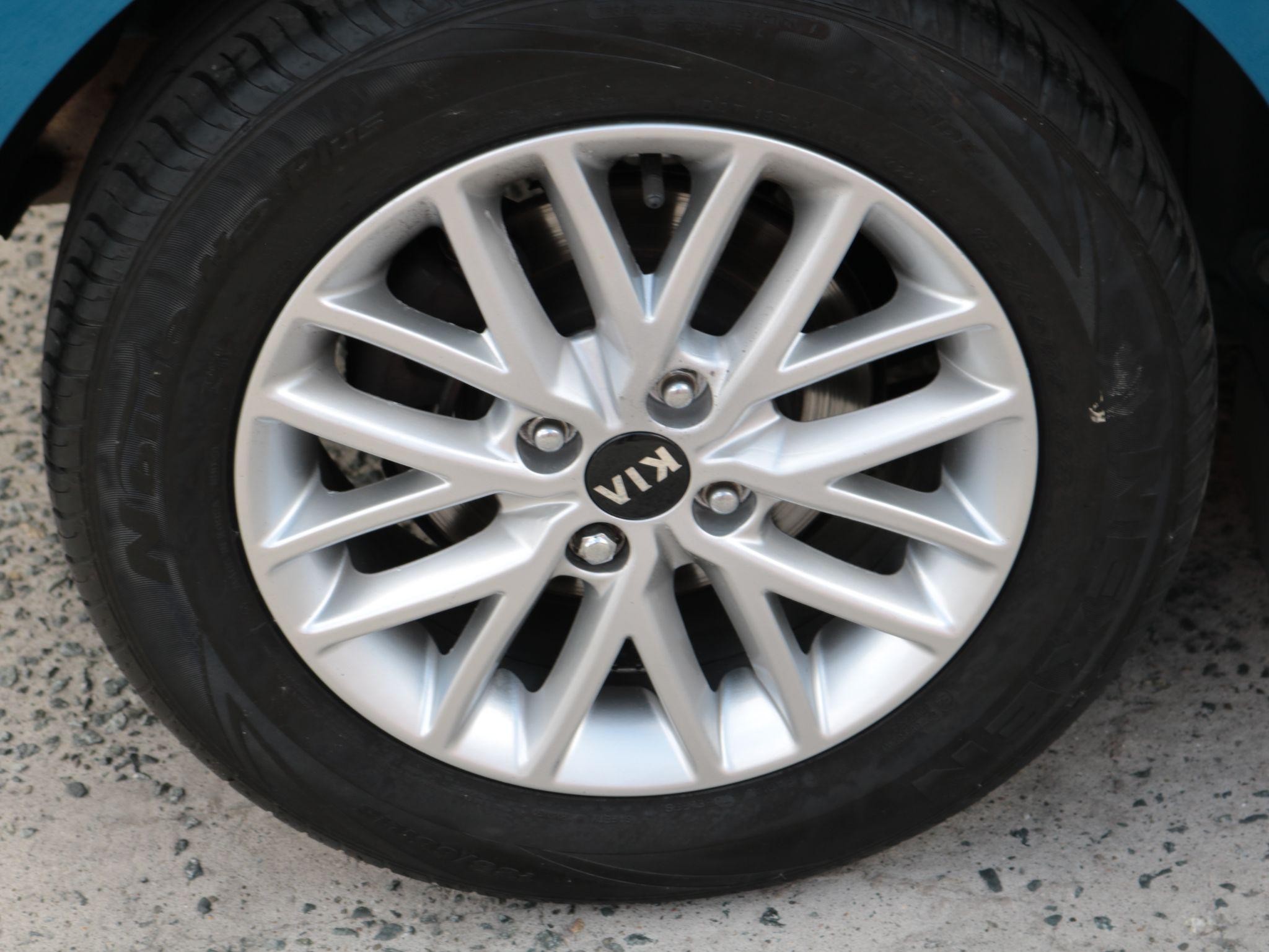 Kia Rio Image 9