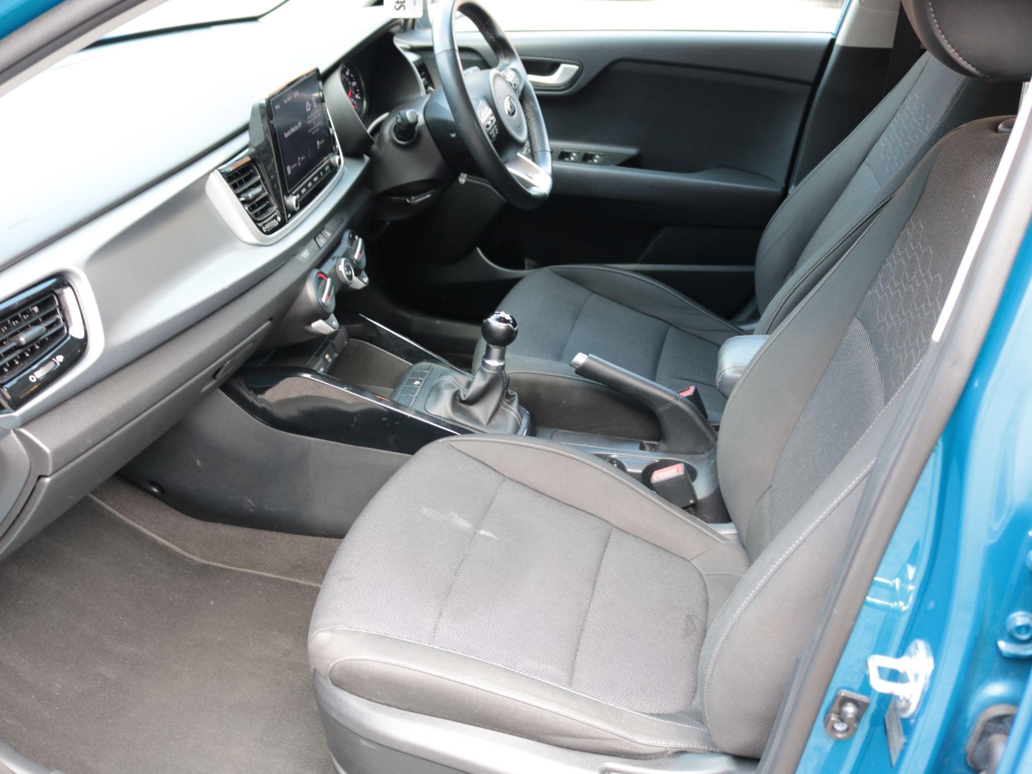 Kia Rio Image 13