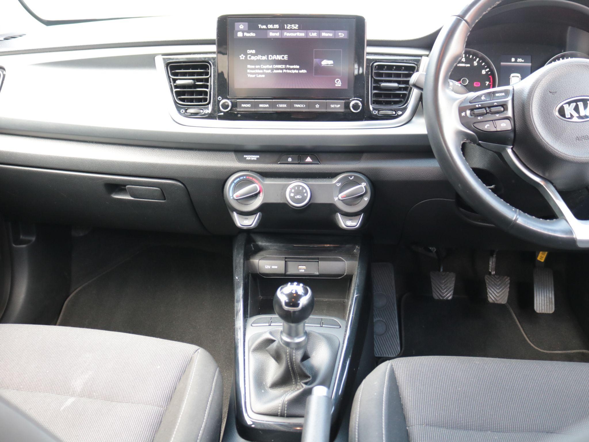 Kia Rio Image 20
