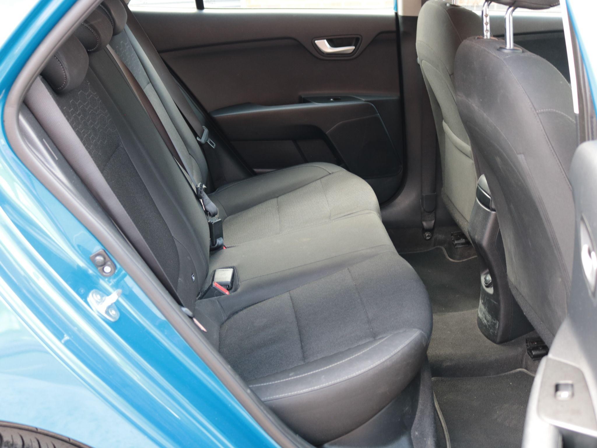 Kia Rio Image 21