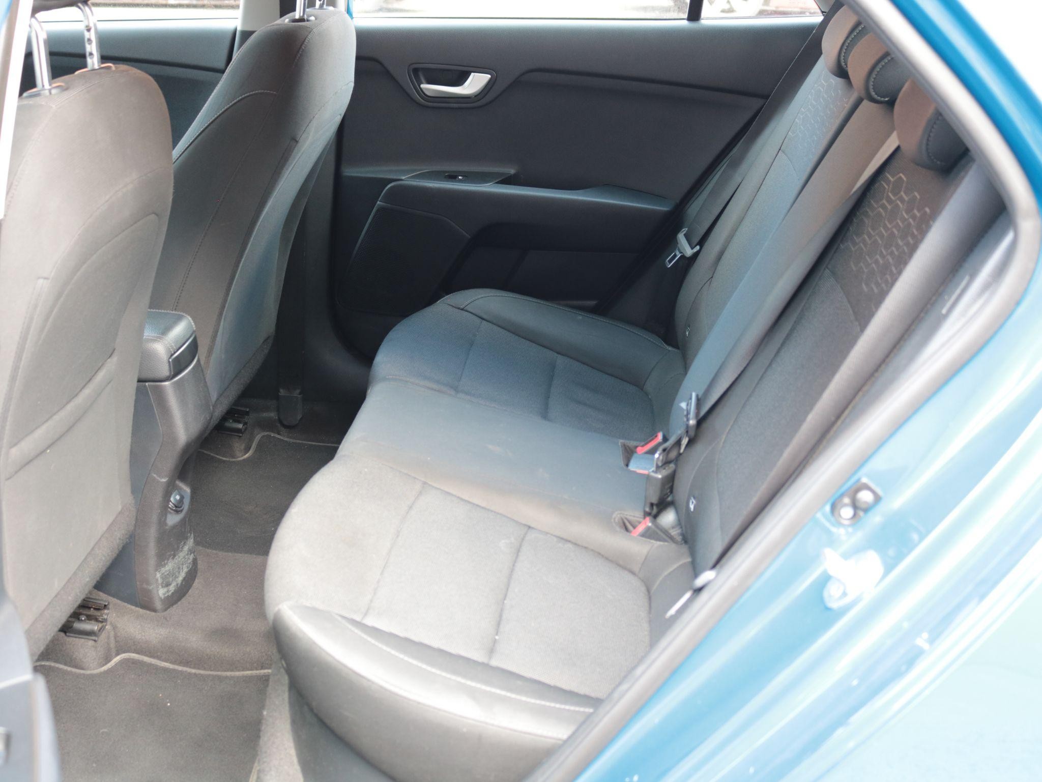 Kia Rio Image 22