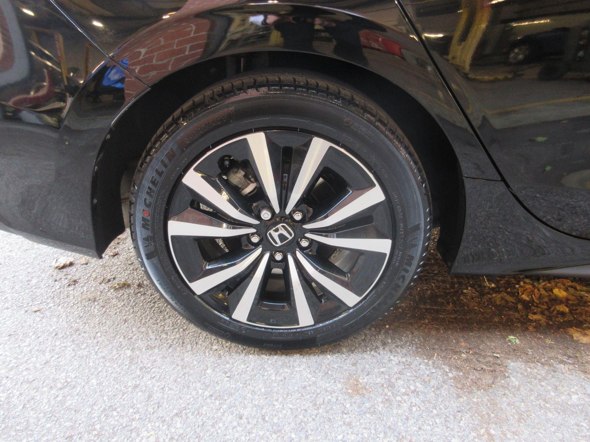 Honda Civic Image 10