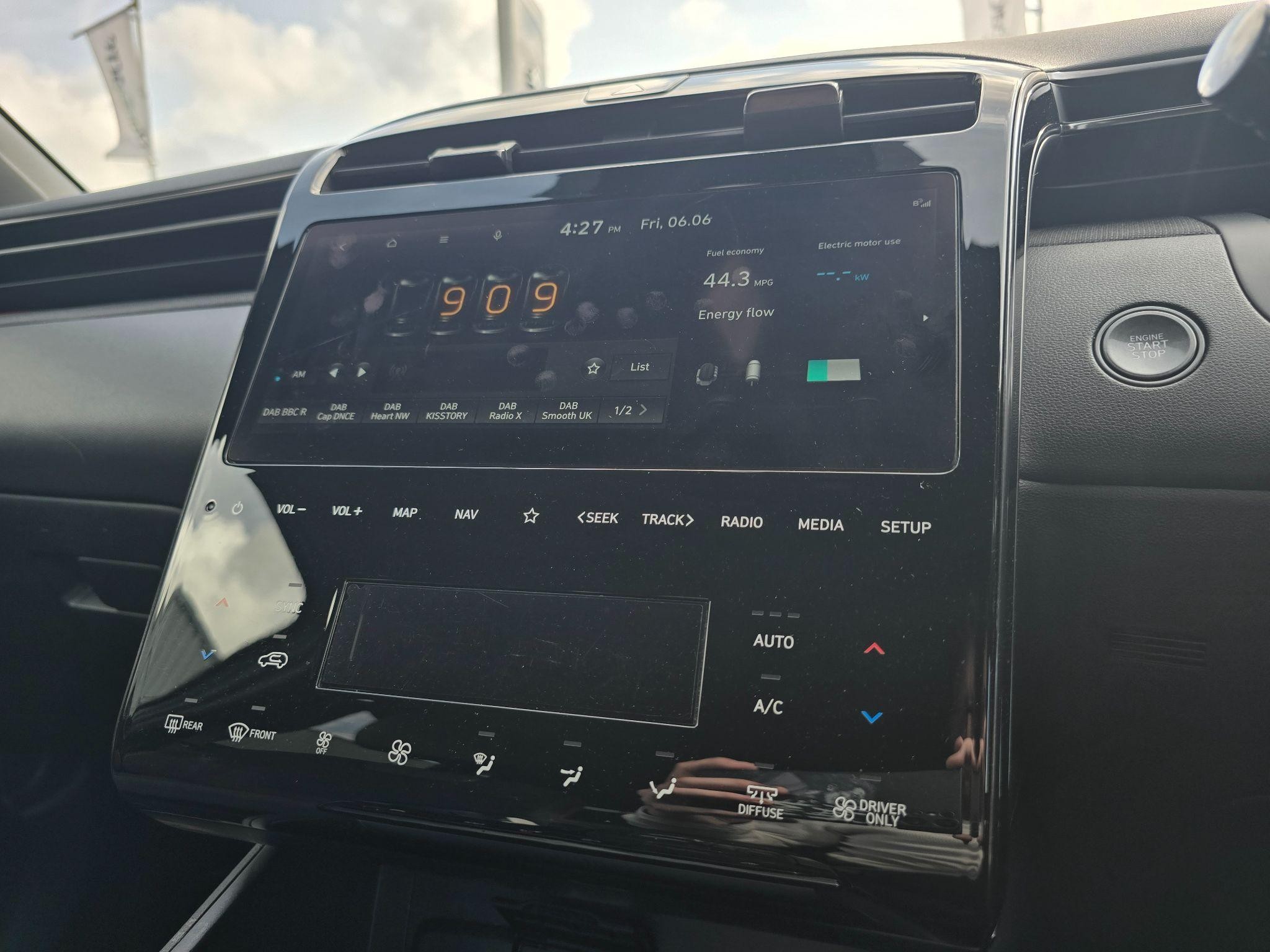 Hyundai TUCSON Image 11