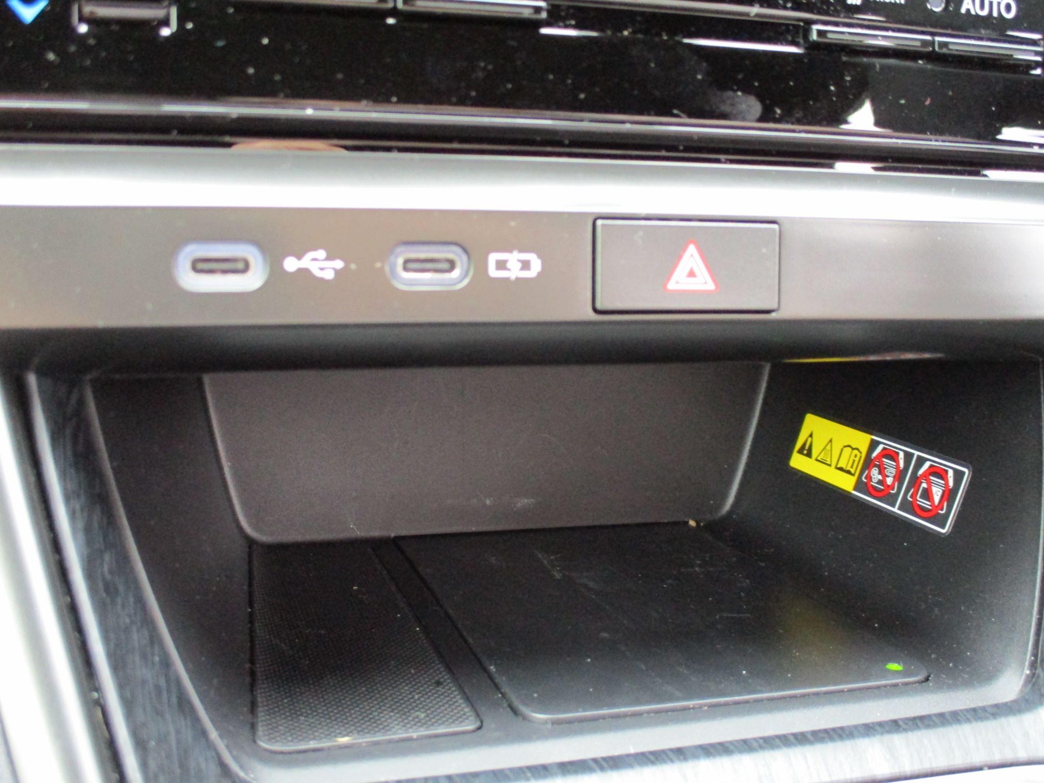 Lexus LBX Image 22