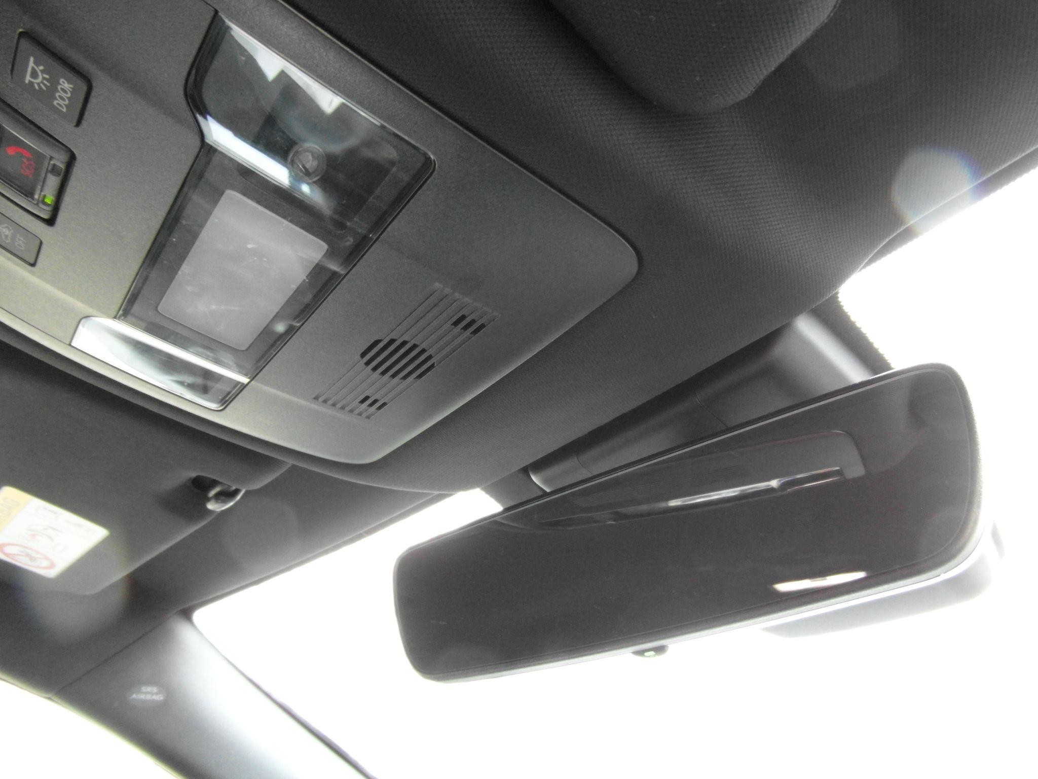 Lexus UX Self-Charging Hybrid Image 17