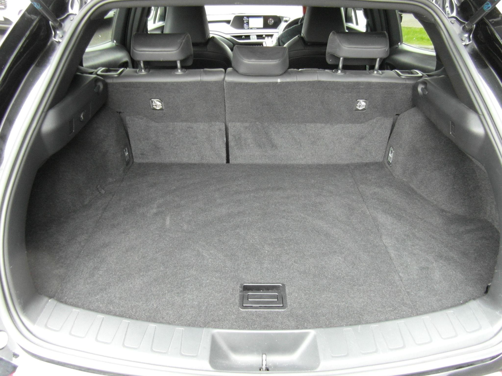 Lexus UX Self-Charging Hybrid Image 18
