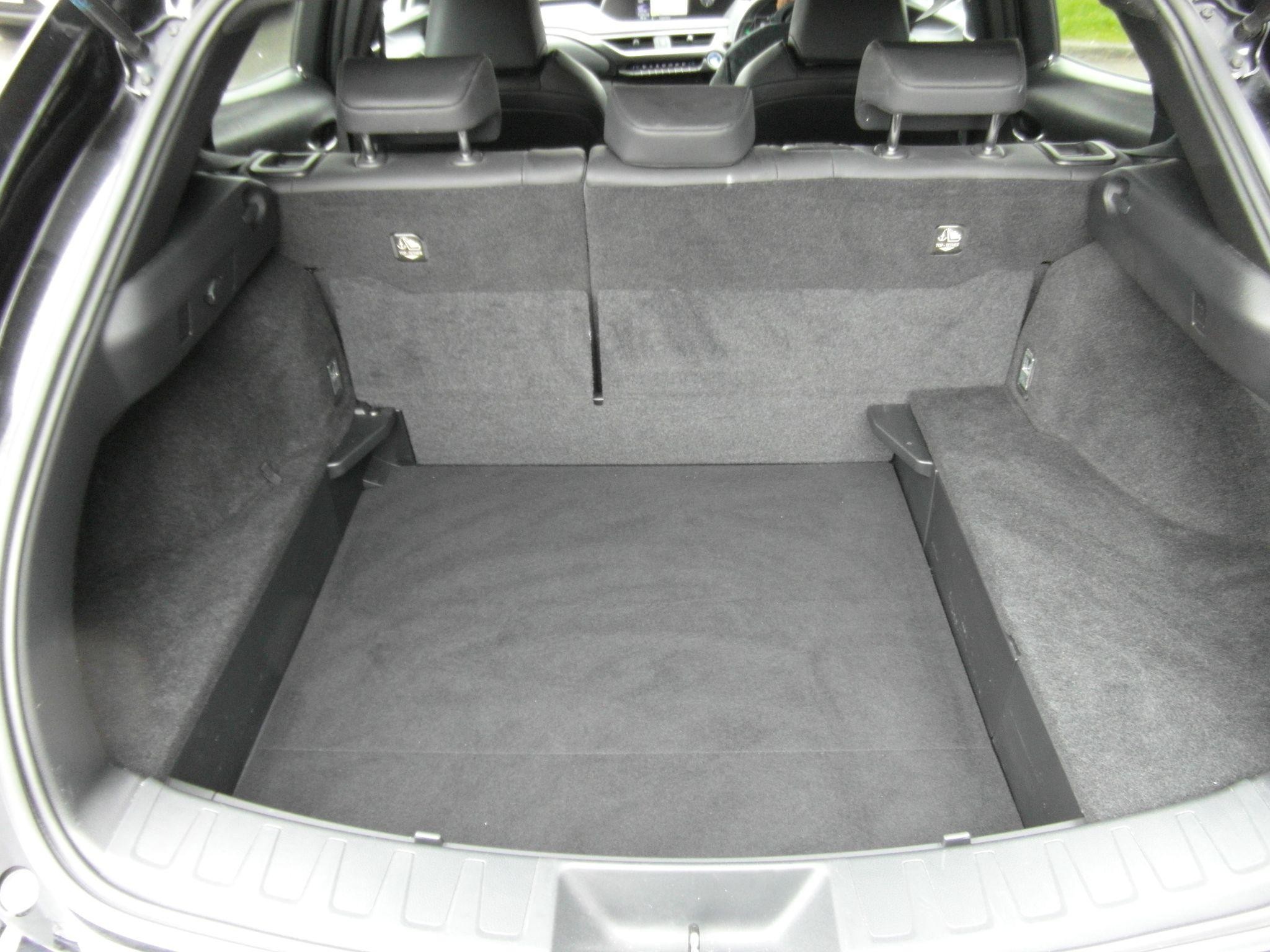Lexus UX Self-Charging Hybrid Image 19