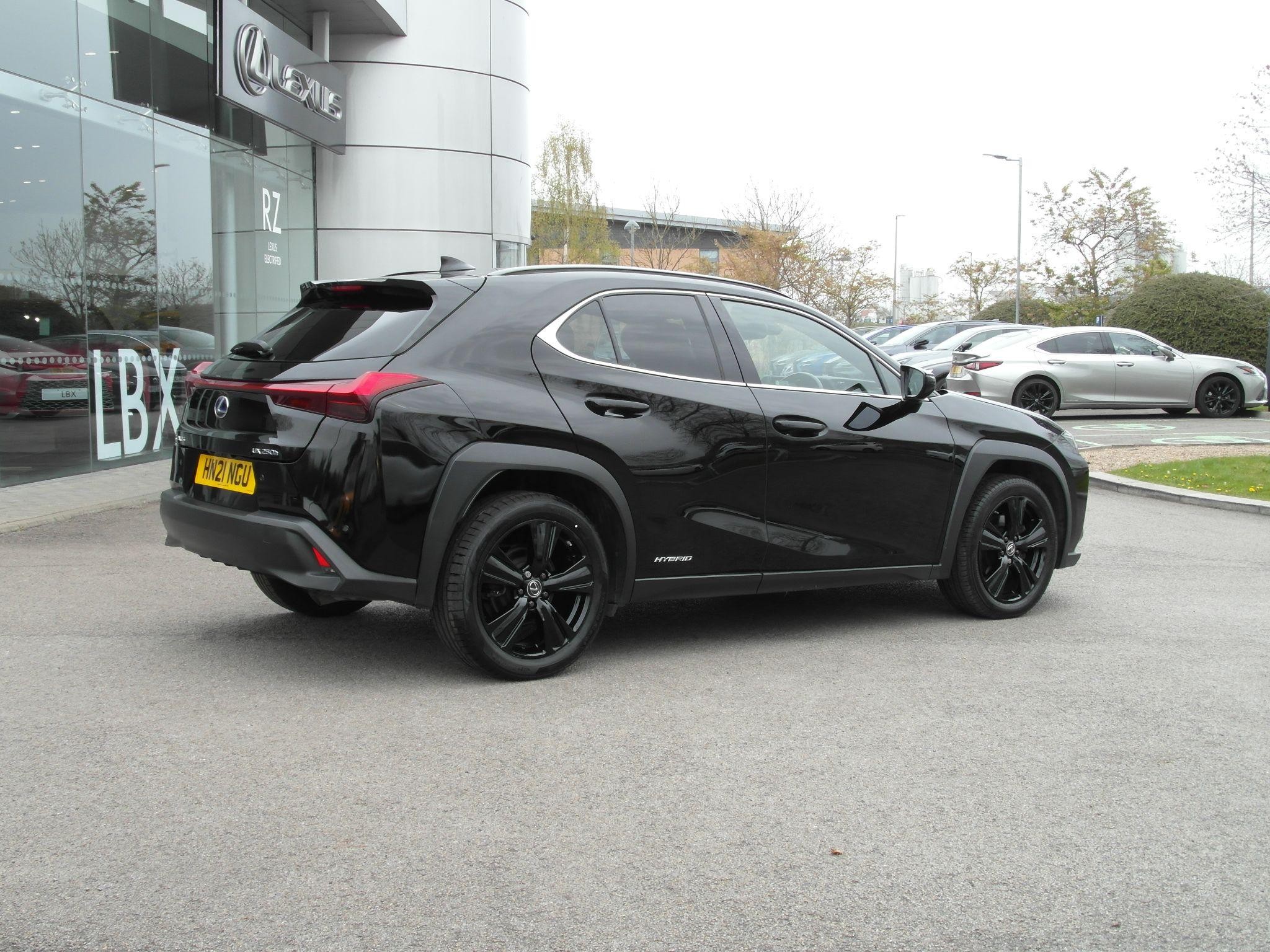Lexus UX Self-Charging Hybrid Image 23