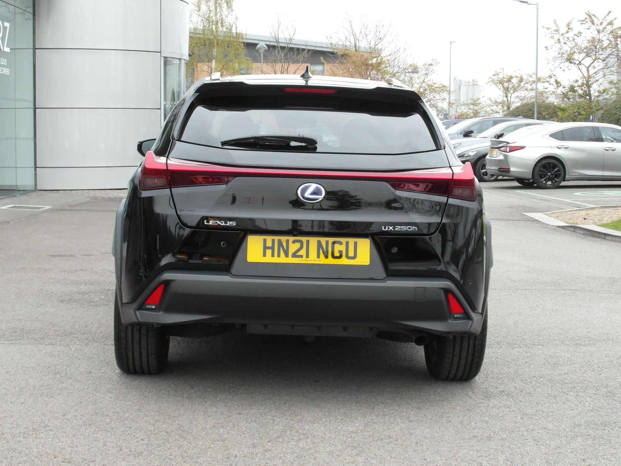 Lexus UX Self-Charging Hybrid Image 24