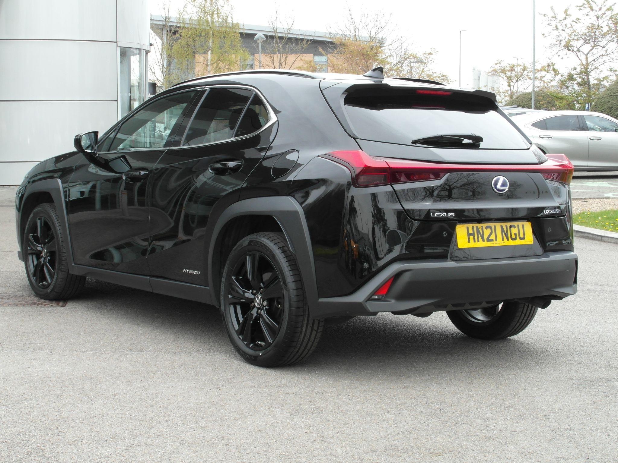 Lexus UX Self-Charging Hybrid Image 26
