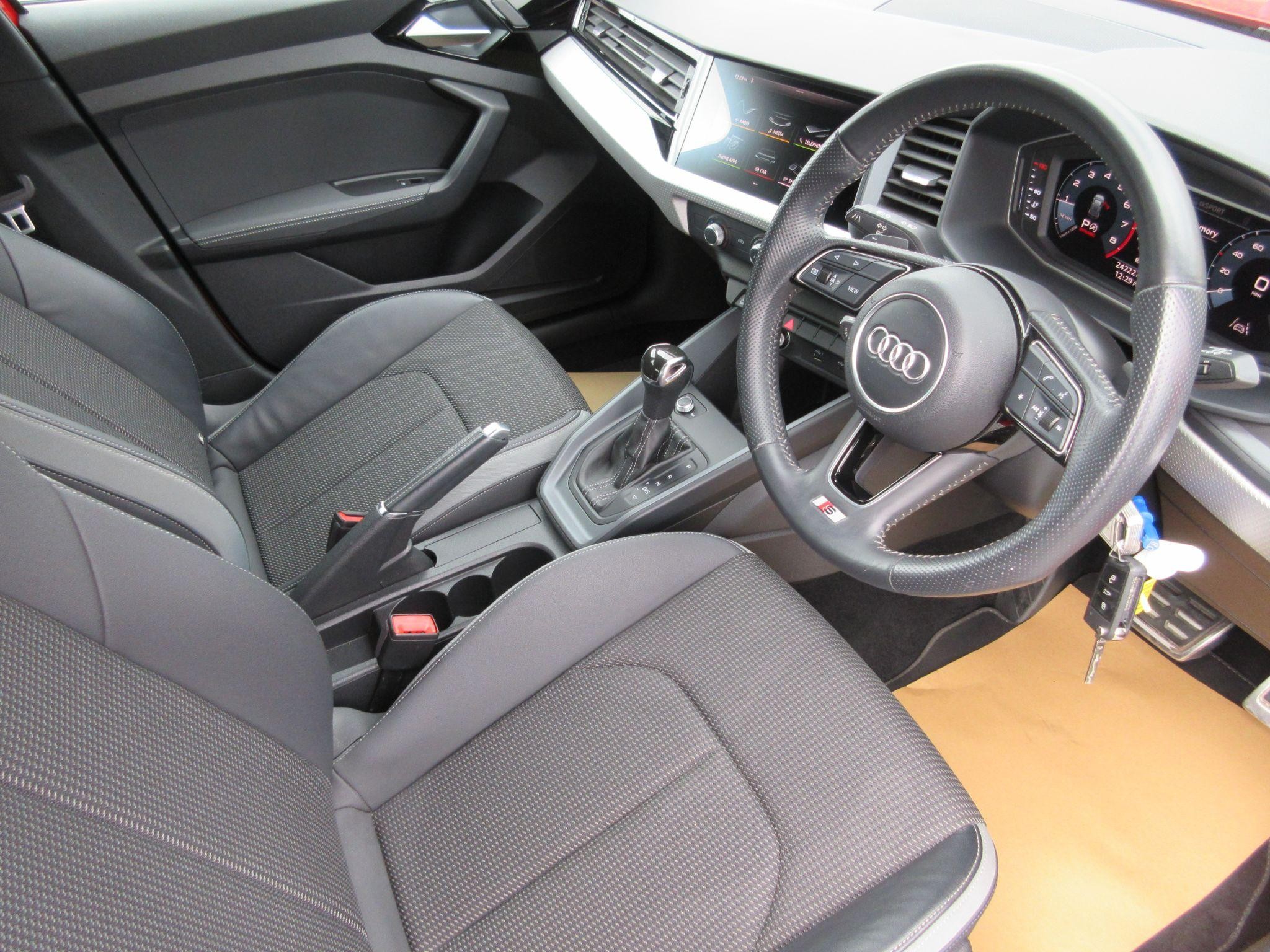 Audi A1 Image 12