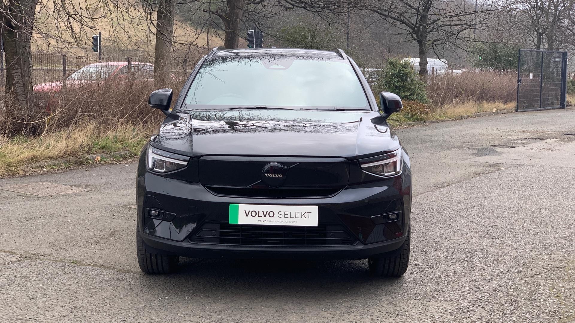 Volvo EX40 Image 12