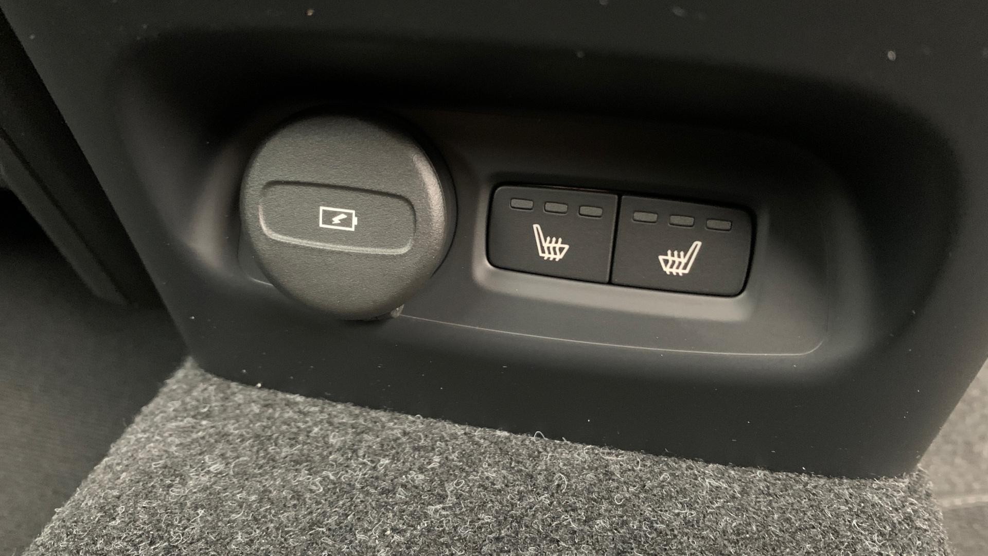 Volvo EX40 Image 23