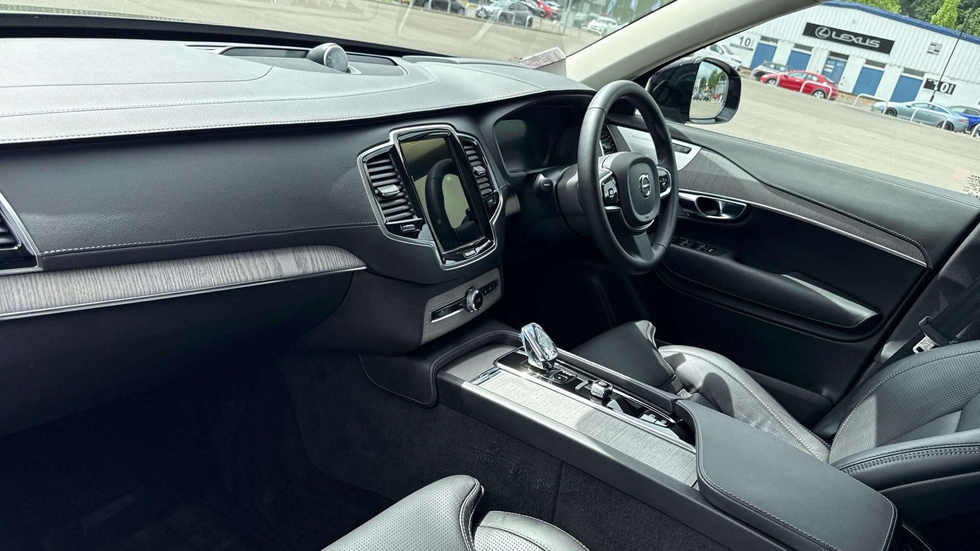 Volvo XC90 Image 12