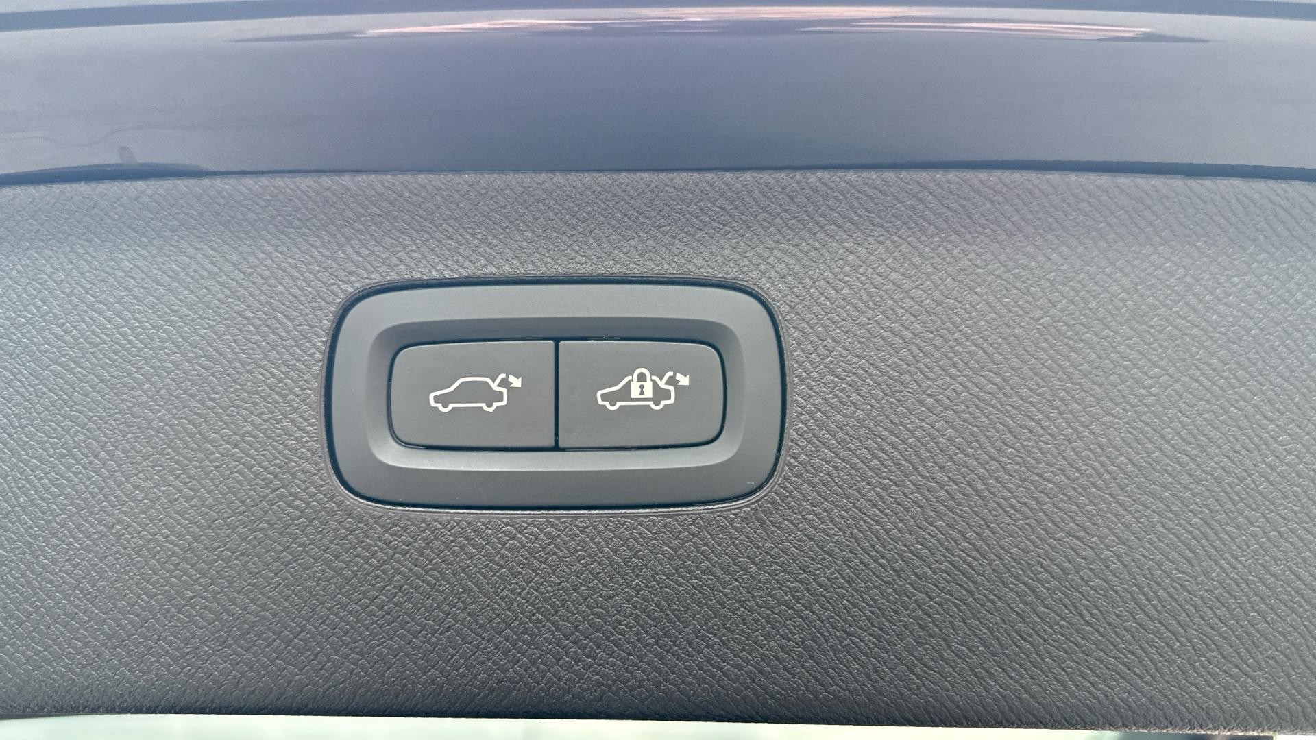 Volvo XC90 Image 17