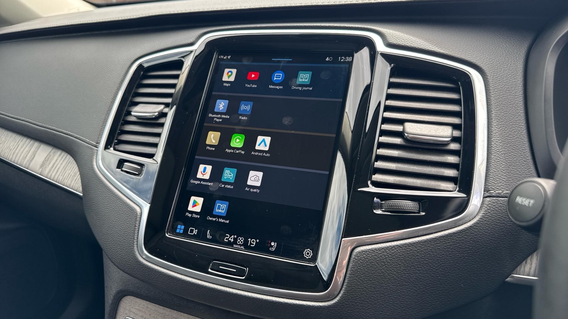 Volvo XC90 Image 24