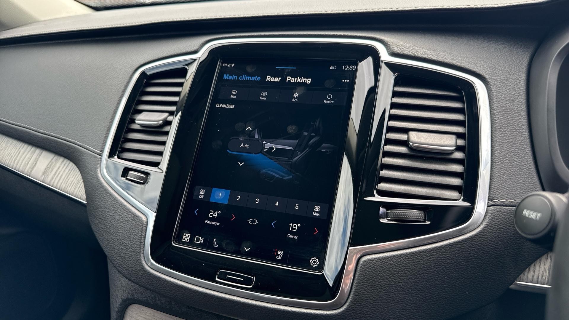Volvo XC90 Image 27