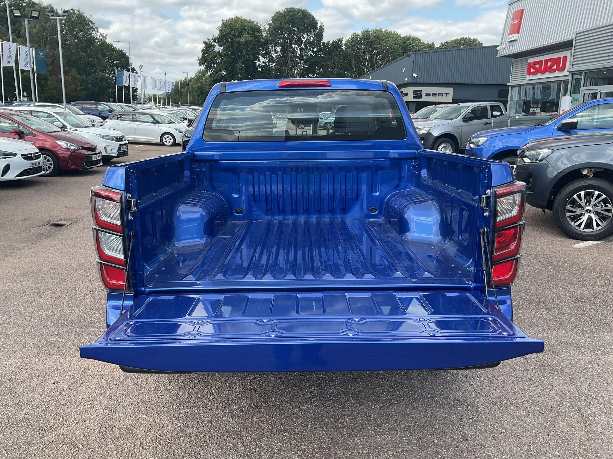 Isuzu D-Max DL40 Image 10