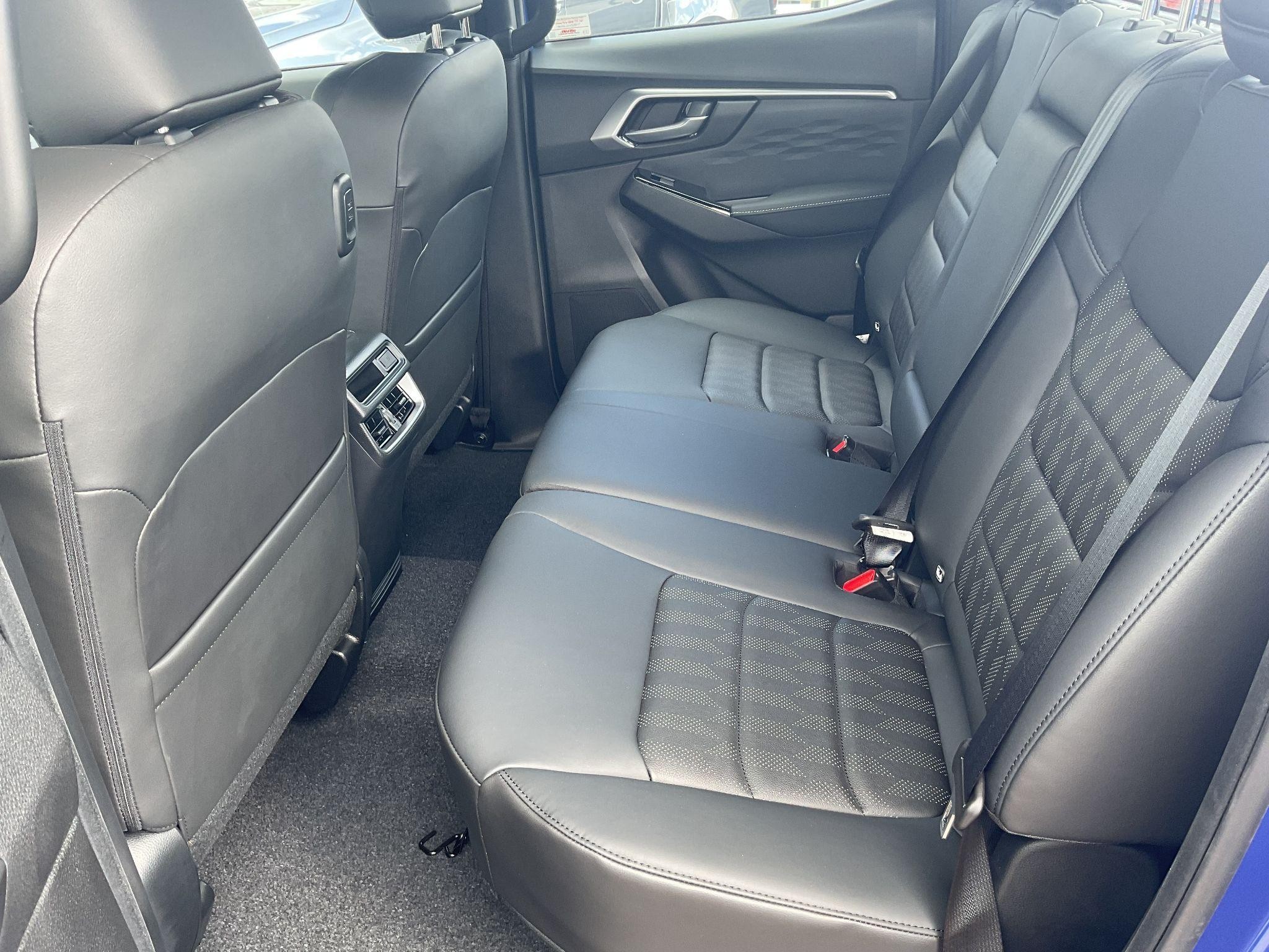 Isuzu D-Max DL40 Image 12