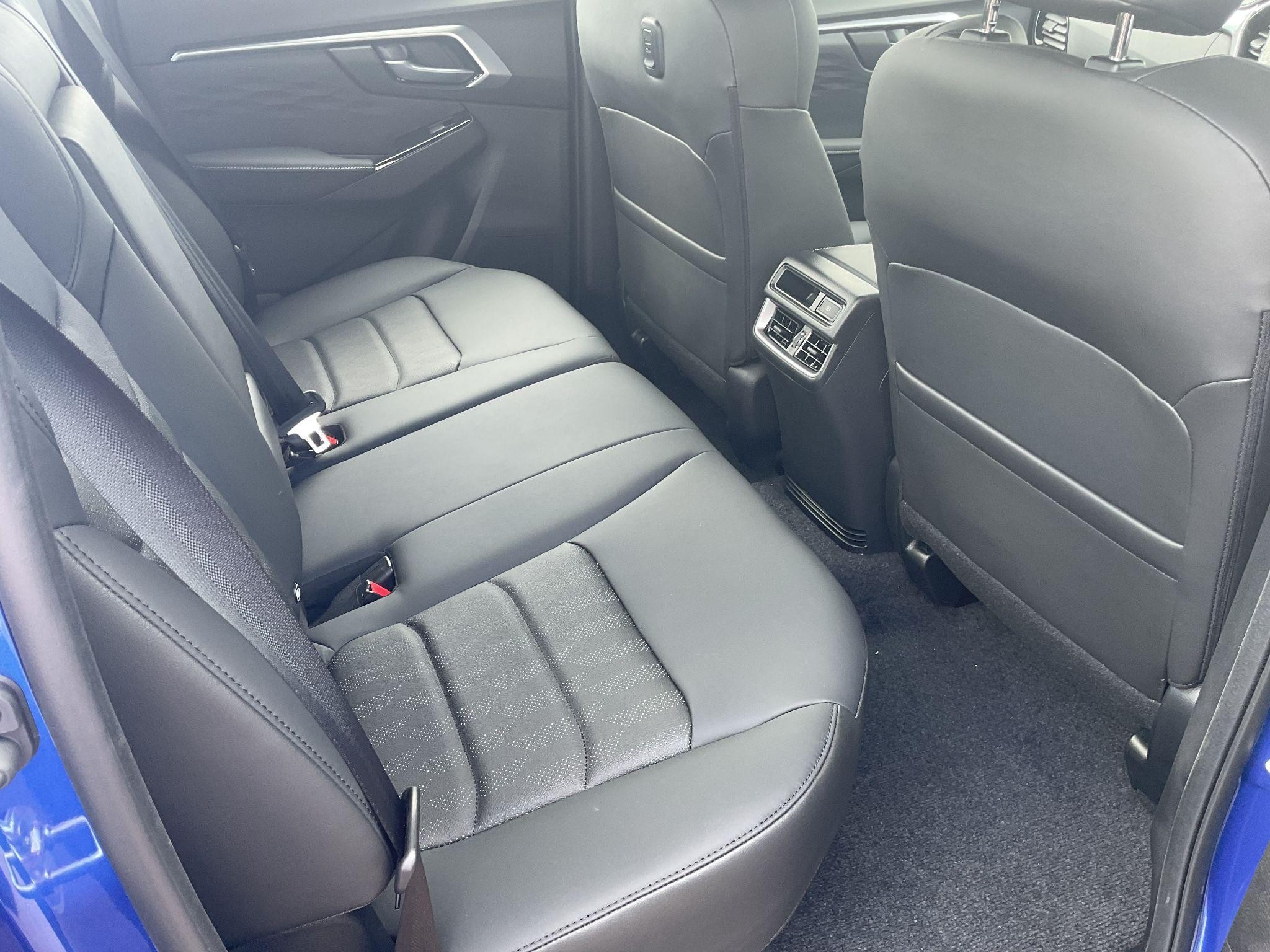 Isuzu D-Max DL40 Image 13