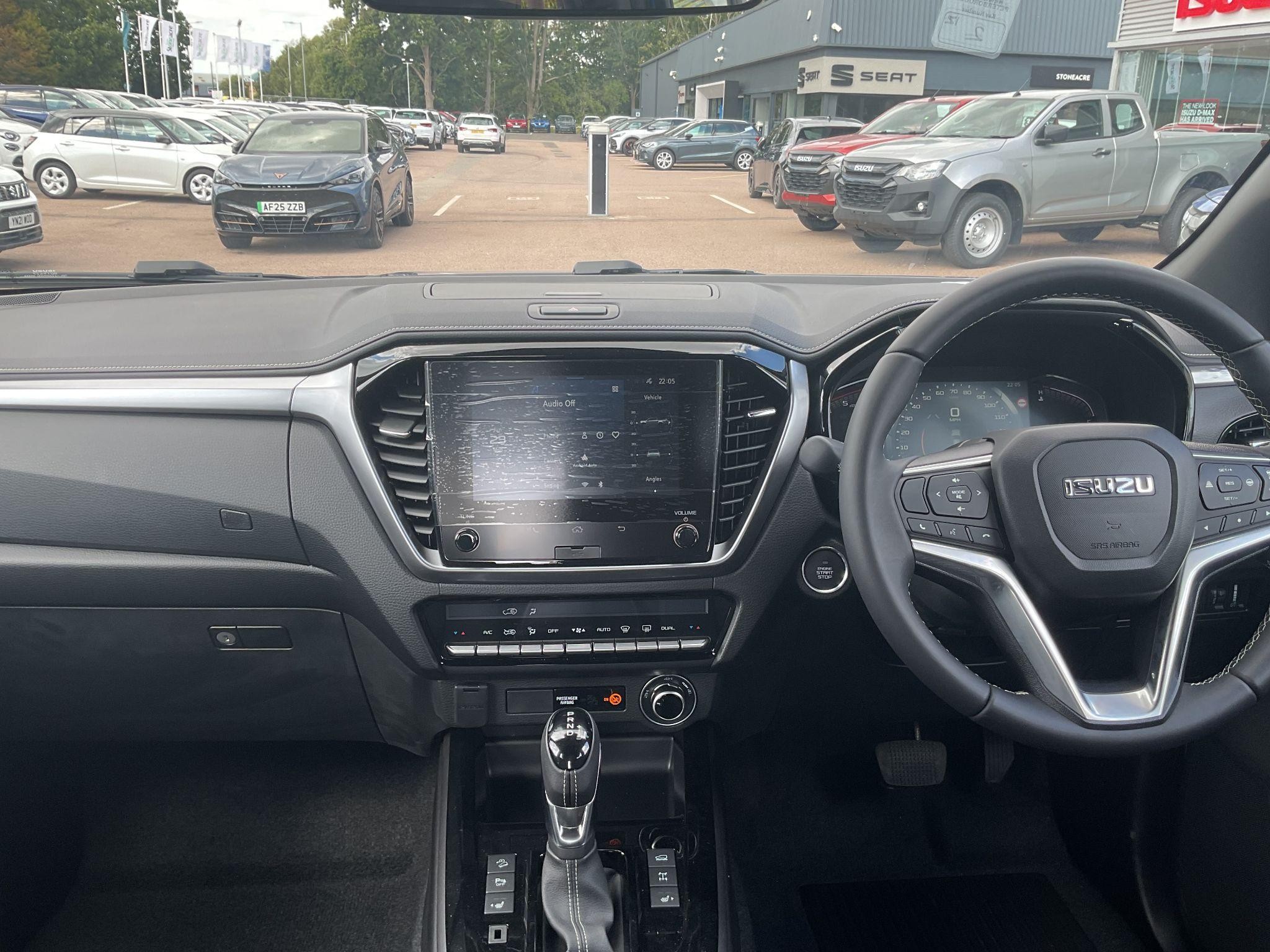 Isuzu D-Max DL40 Image 14