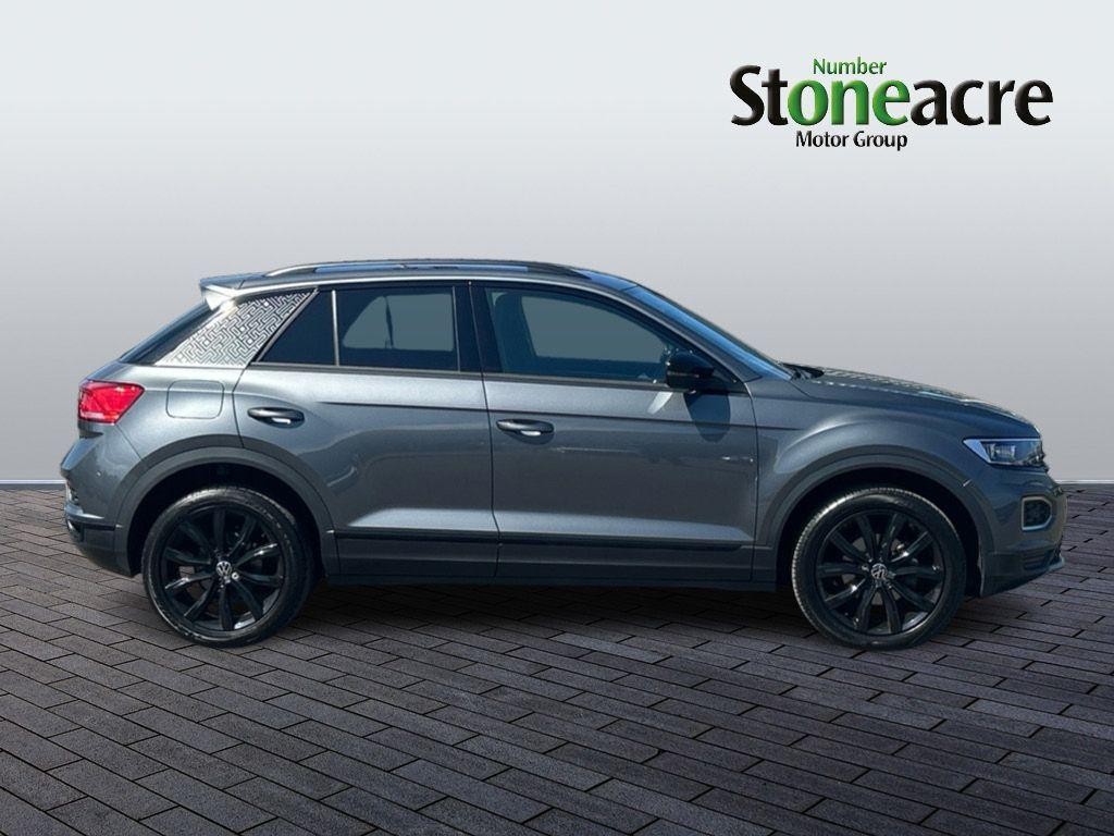 Volkswagen T-Roc Image 2