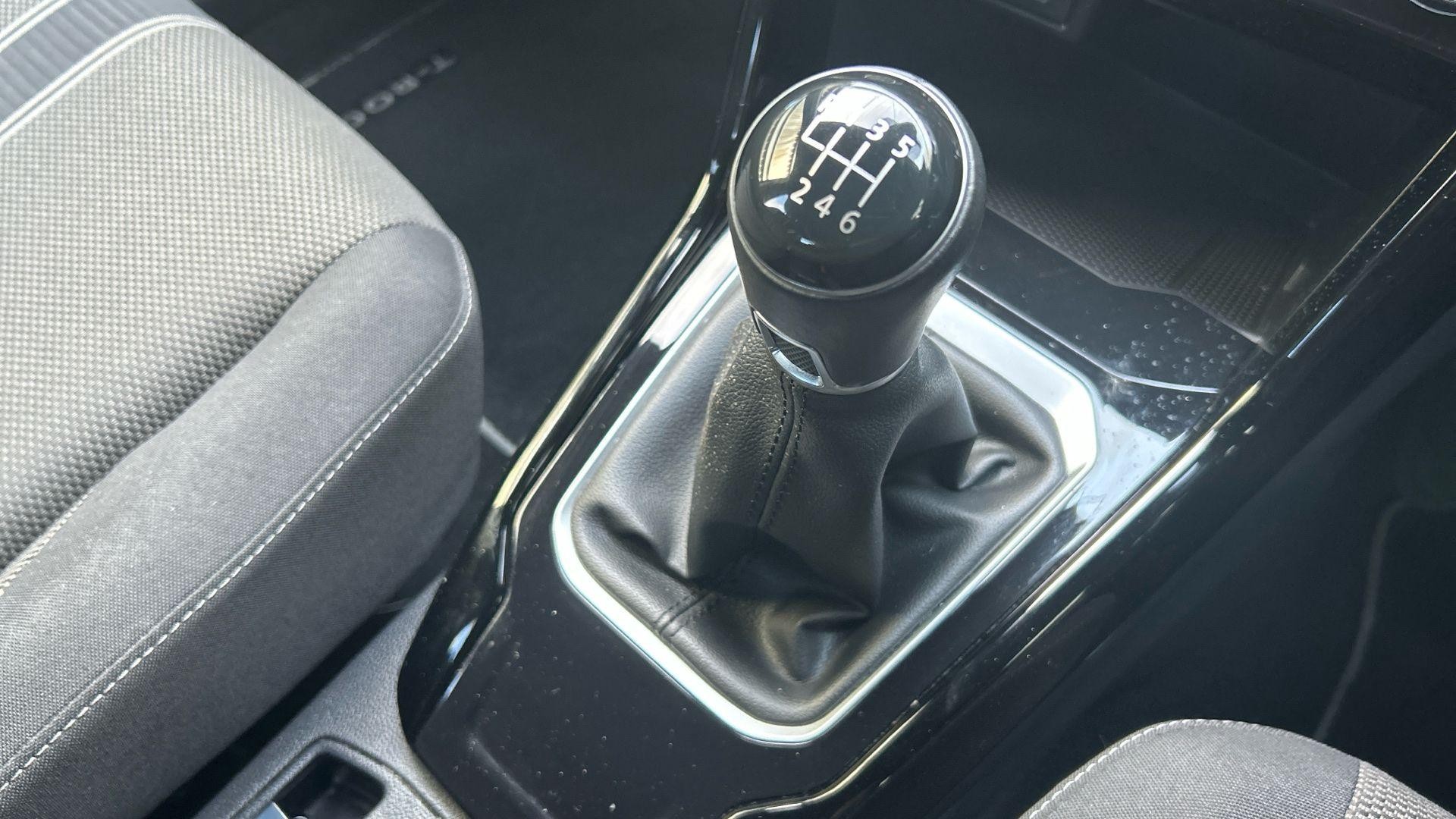 Volkswagen T-Roc Image 28