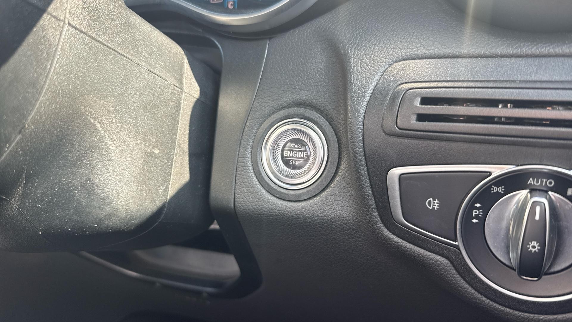 Mercedes-Benz GLC Image 25