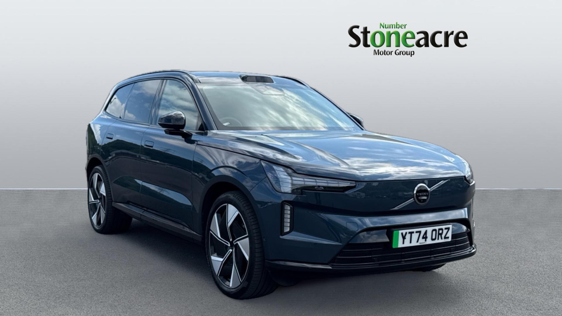 Volvo EX90 Image 1