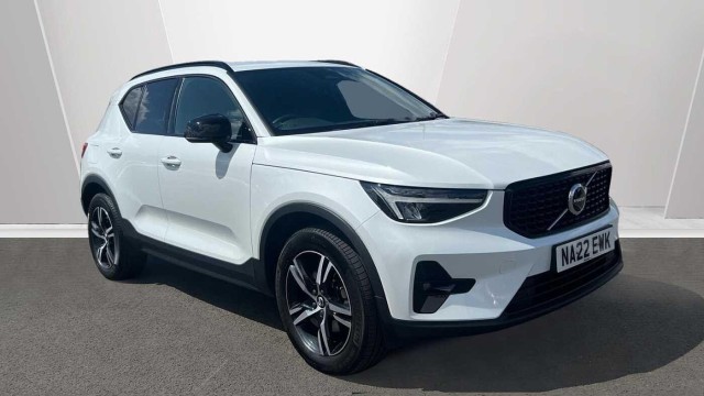 Volvo XC40 2.0 B4 MHEV Plus DCT Auto AWD Euro 6 (s/s) 5dr NA22EWK Image 1