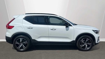 Volvo XC40 2.0 B4 MHEV Plus DCT Auto AWD Euro 6 (s/s) 5dr NA22EWK Image 3