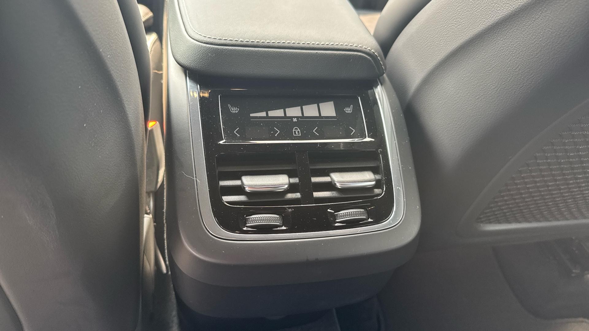 Volvo XC60 Image 13