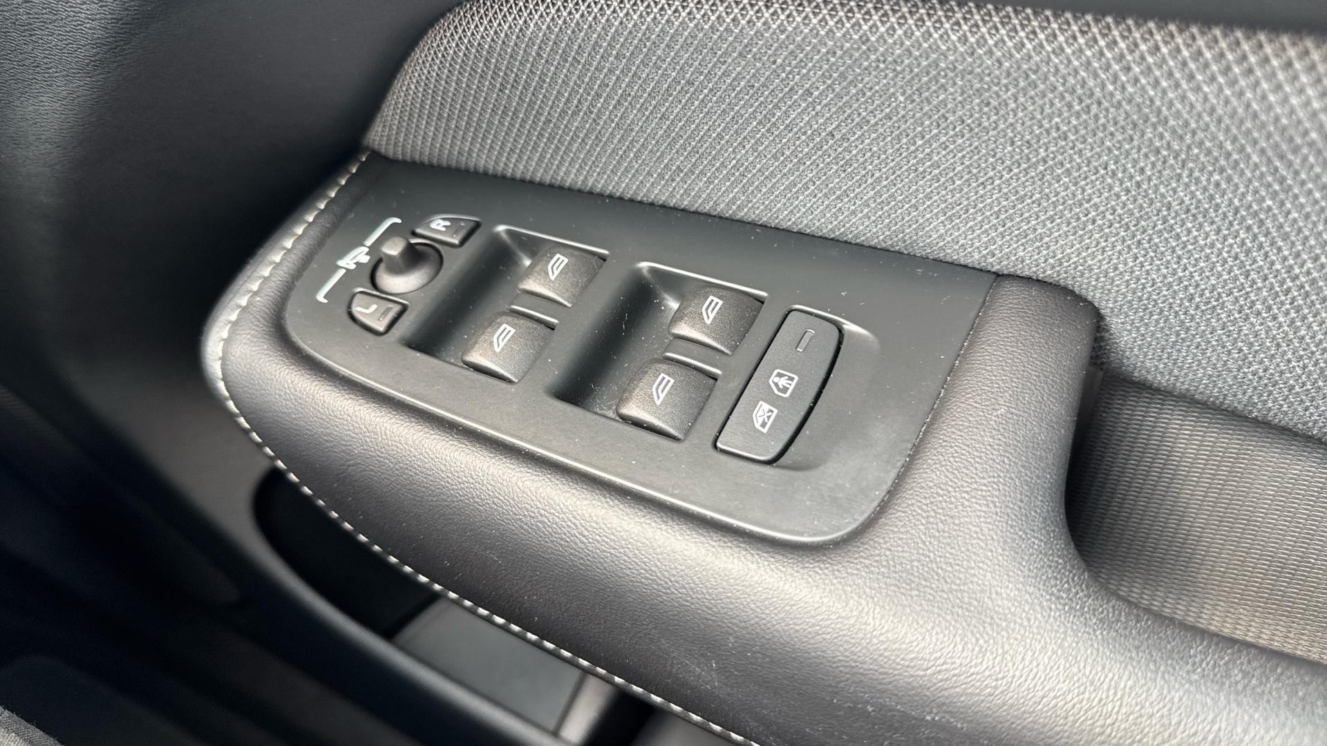 Volvo XC60 Image 17