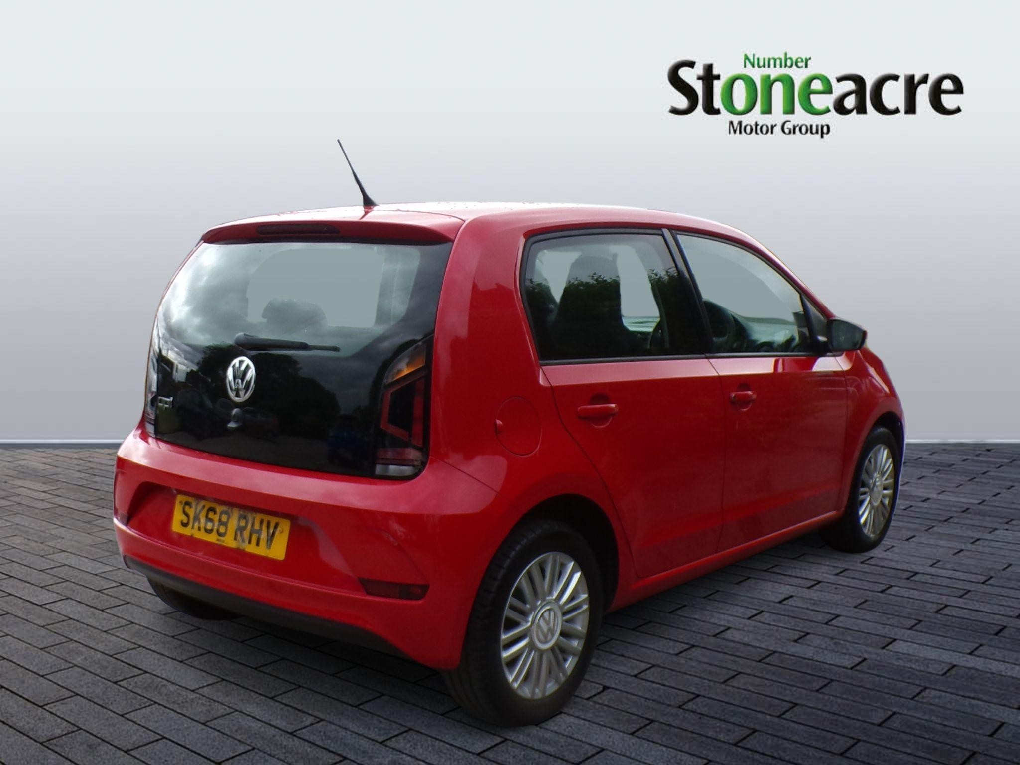Volkswagen up! Image 8
