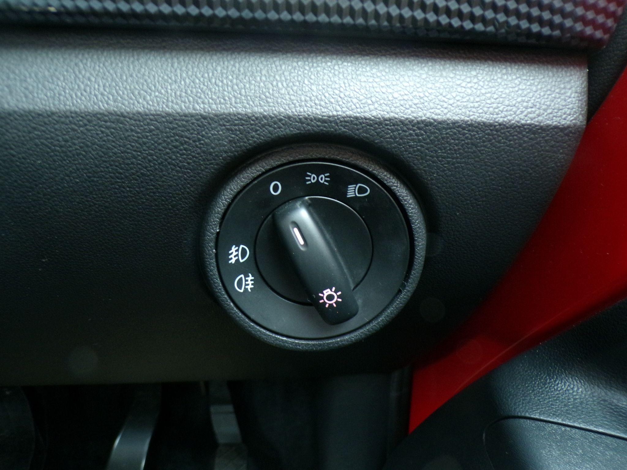 Volkswagen up! Image 14